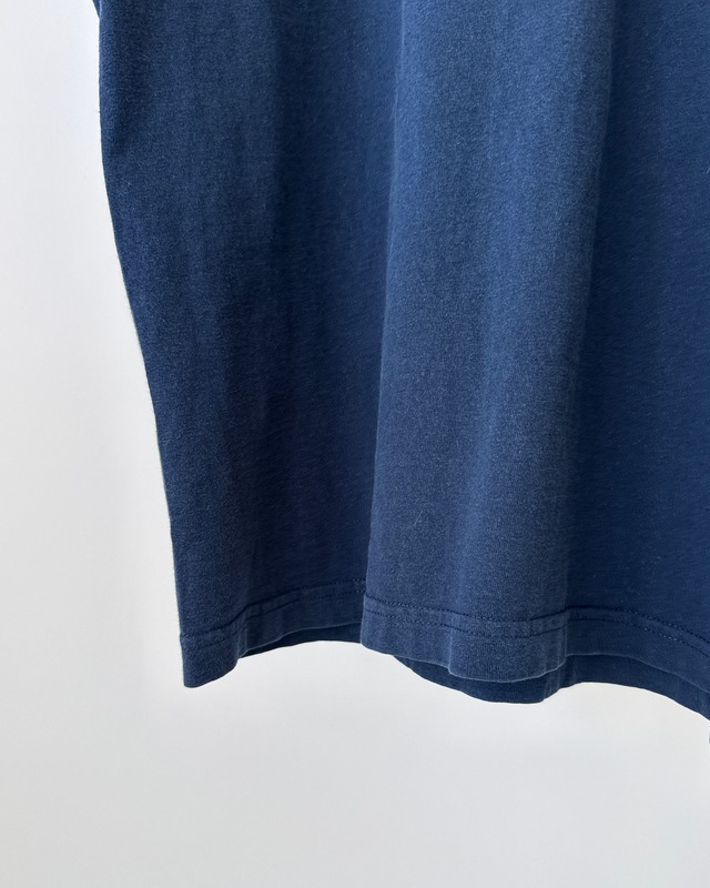 -INDEPENDENT-Vintage 00s Old English t-shirt