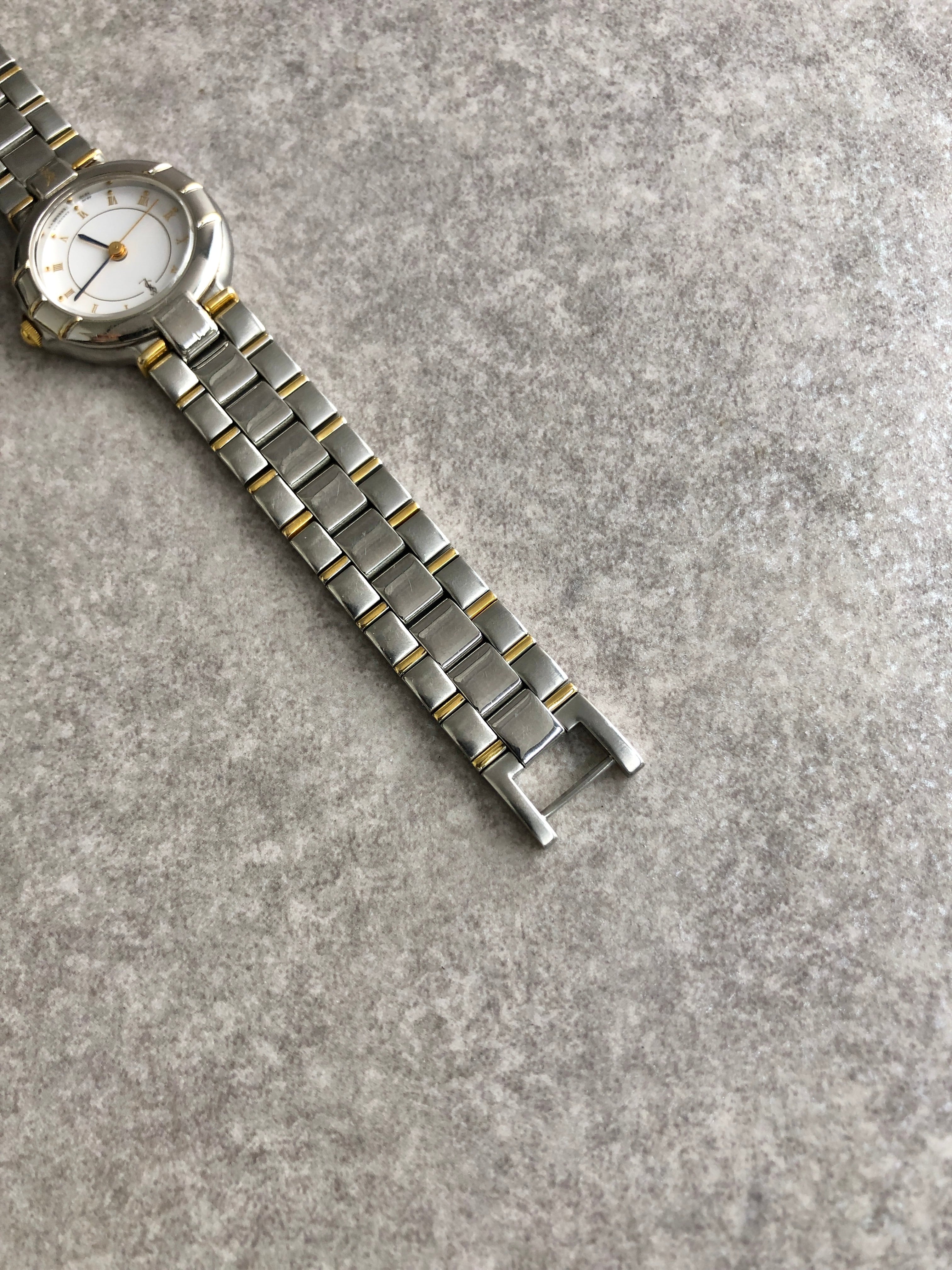 Yves Saint Laurent イヴ・サンローラン 腕時計 シルバー YSL 4630