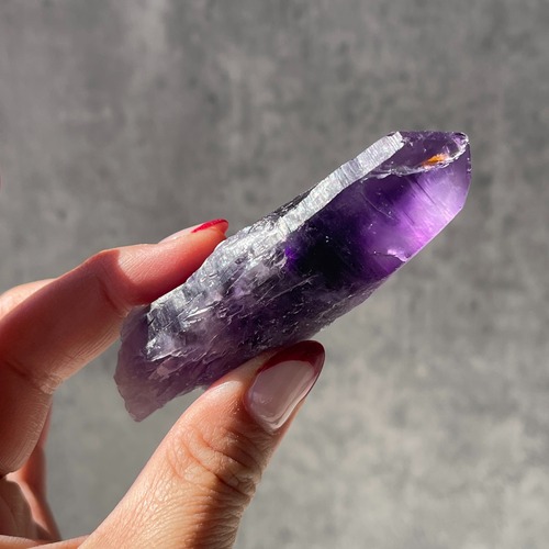 【ナイジェリア・チュチュクリフ産 アメジスト】tutu cliff ③ 鉱物 天然石 パワーストーン