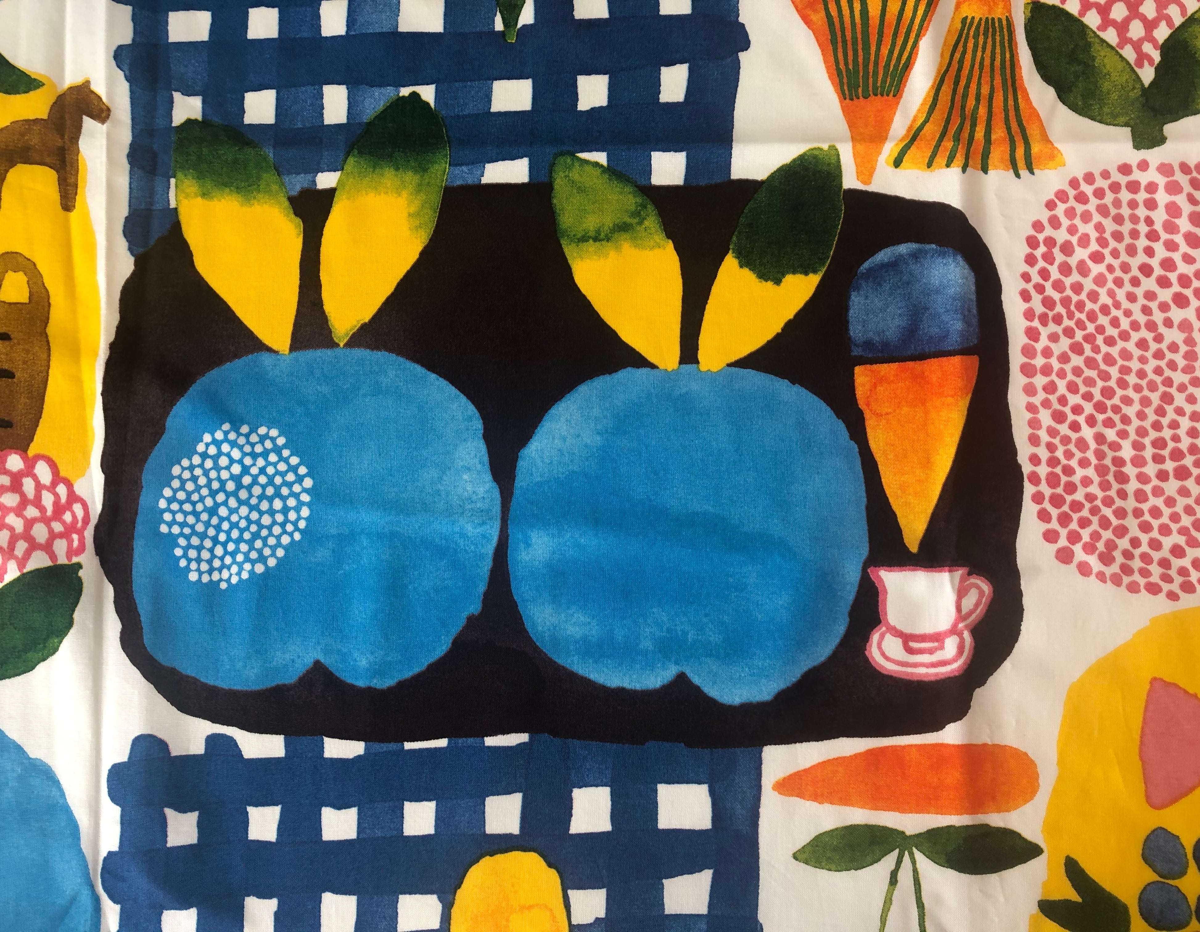 マリメッコ 廃盤pvc生地　テーブルクロス　ケサトリkesatori マリメッコ・北欧生地(布) ・雑貨のインテリアセンター