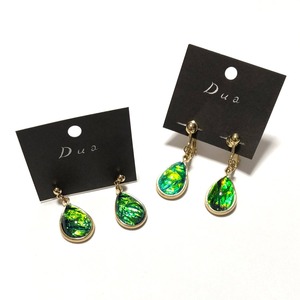 ホイル入りしずく型チャームの〈ピアス/イヤリング〉