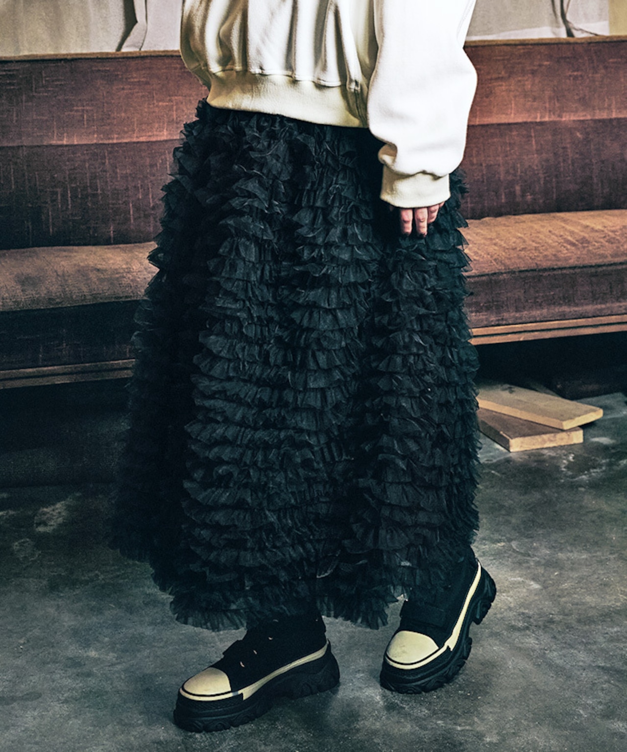 フリルチュールイージーフレアスカート (BLACK)　CQ-47104