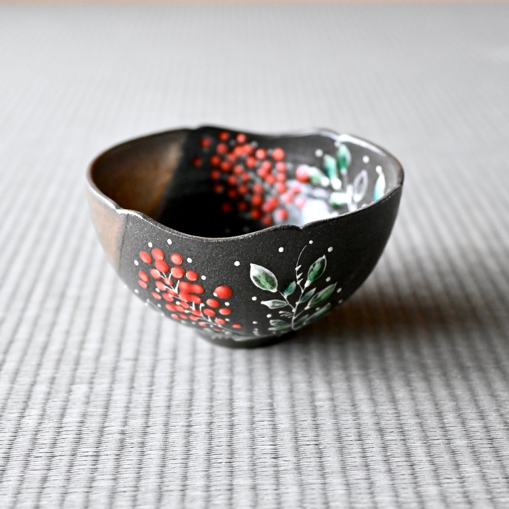 34. 黒金ナンテン茶碗 | 陶工房 みかガマ ＊ のぐちみか