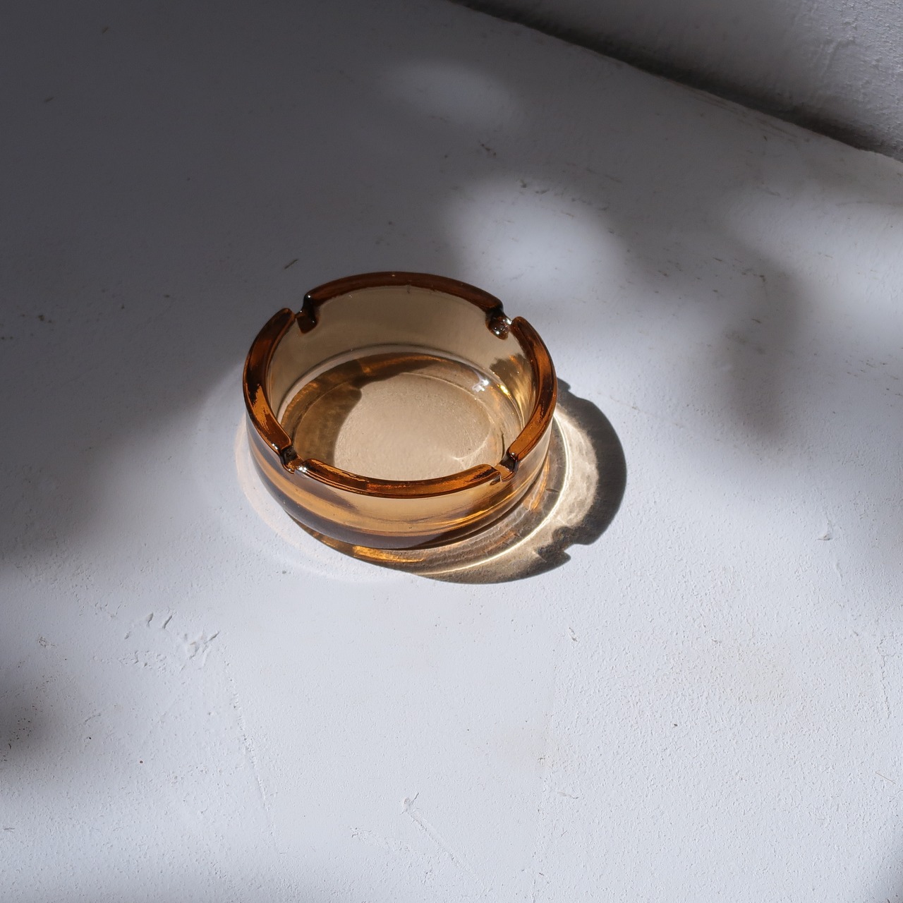 琥珀色のアッシュトレイ