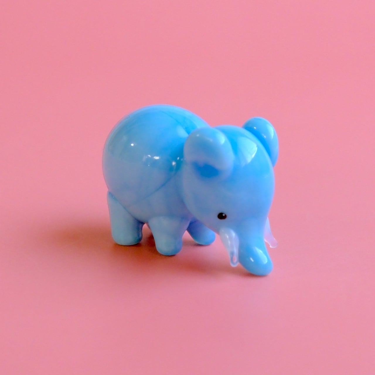 ガラスの置物「ゾウ」 | GYAFUN