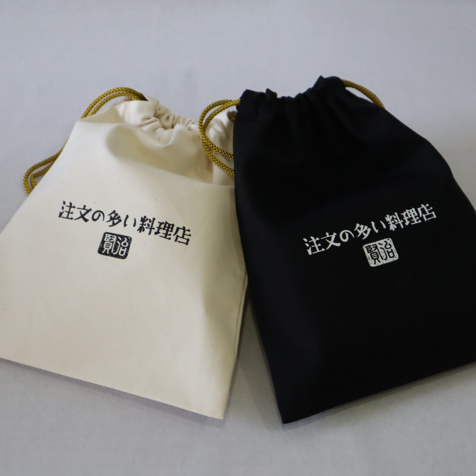 巾着袋 山猫俱楽部(白・黒) | 森の店っこや~花巻特産品 巾着袋 山猫俱楽部(白・黒) | 森の店っこや~花巻特産品