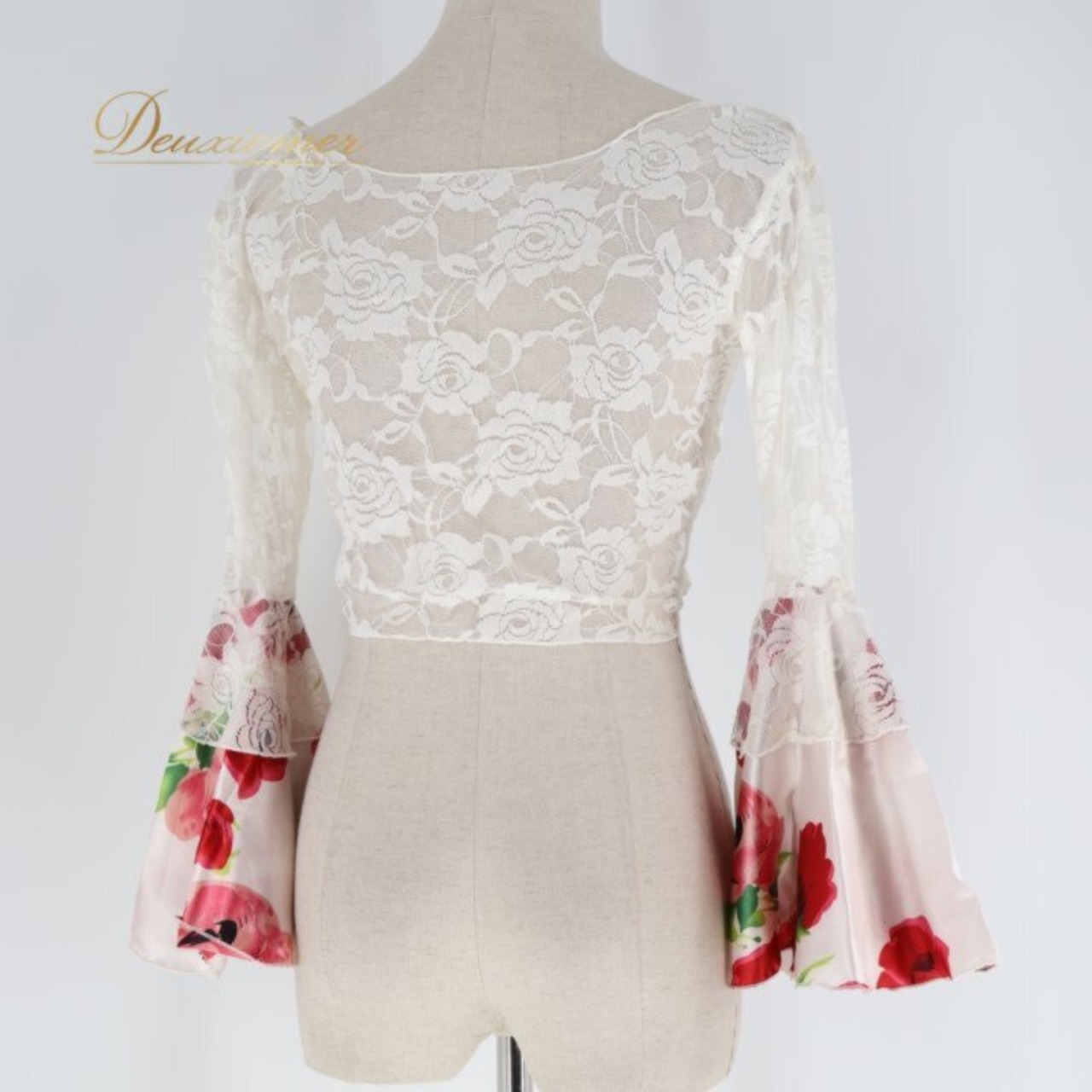 フラメンコ 衣装 トップス シージョ セット ホワイト系 イチオク ICHIOKU バラ柄 花柄 ピキージョ フレコ ベリーダンス チョリ ヒップスカーフ フリンジ 鮮やか 華やか 光沢 上品 練習 レッスン ダンス衣装 ステージ 白 赤 レッド系 ピンク系