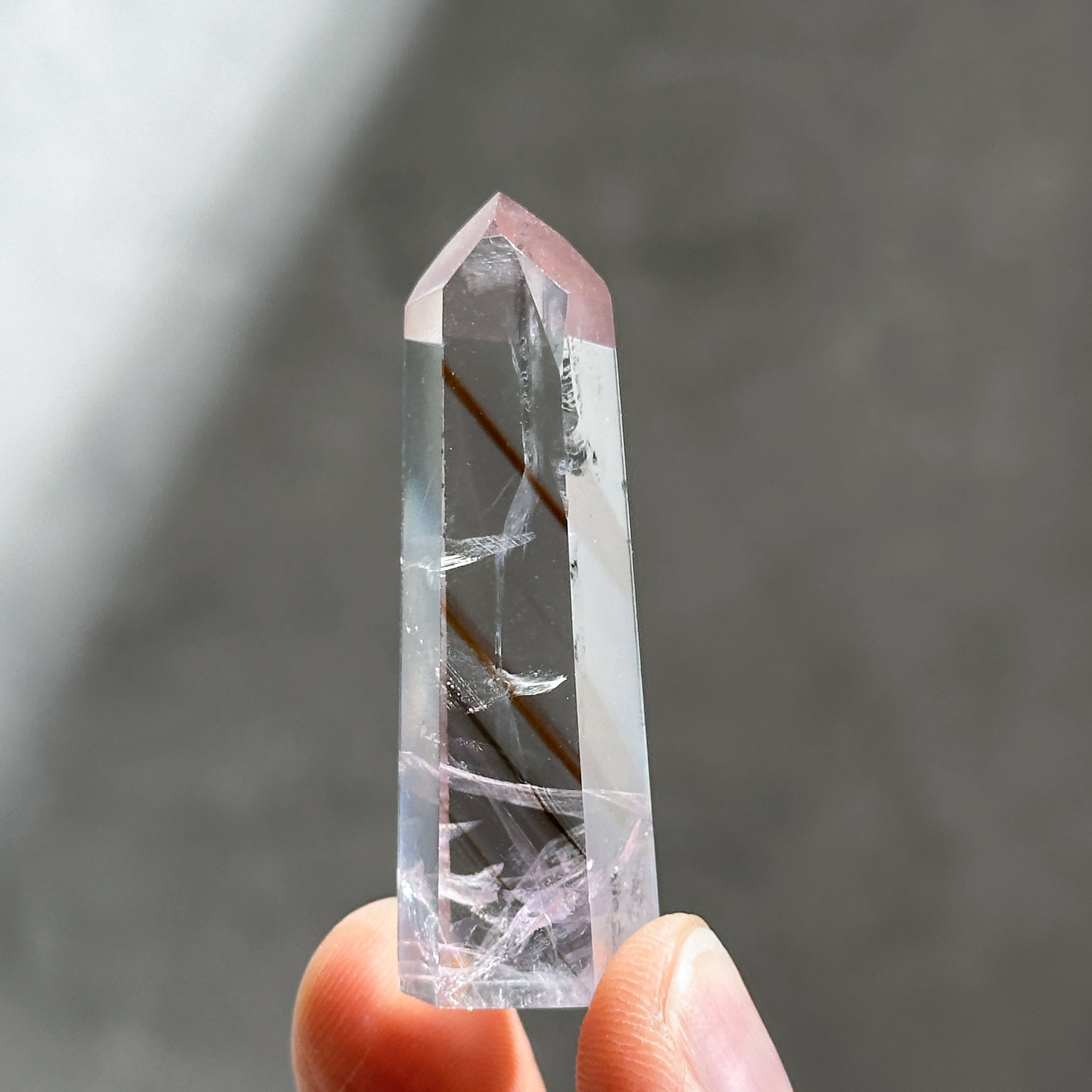 蛍光◎バイーア産パウエライトアメジスト タワー型03 ◇Powellite Amethyst◇ 天然石・鉱物・パワーストーン