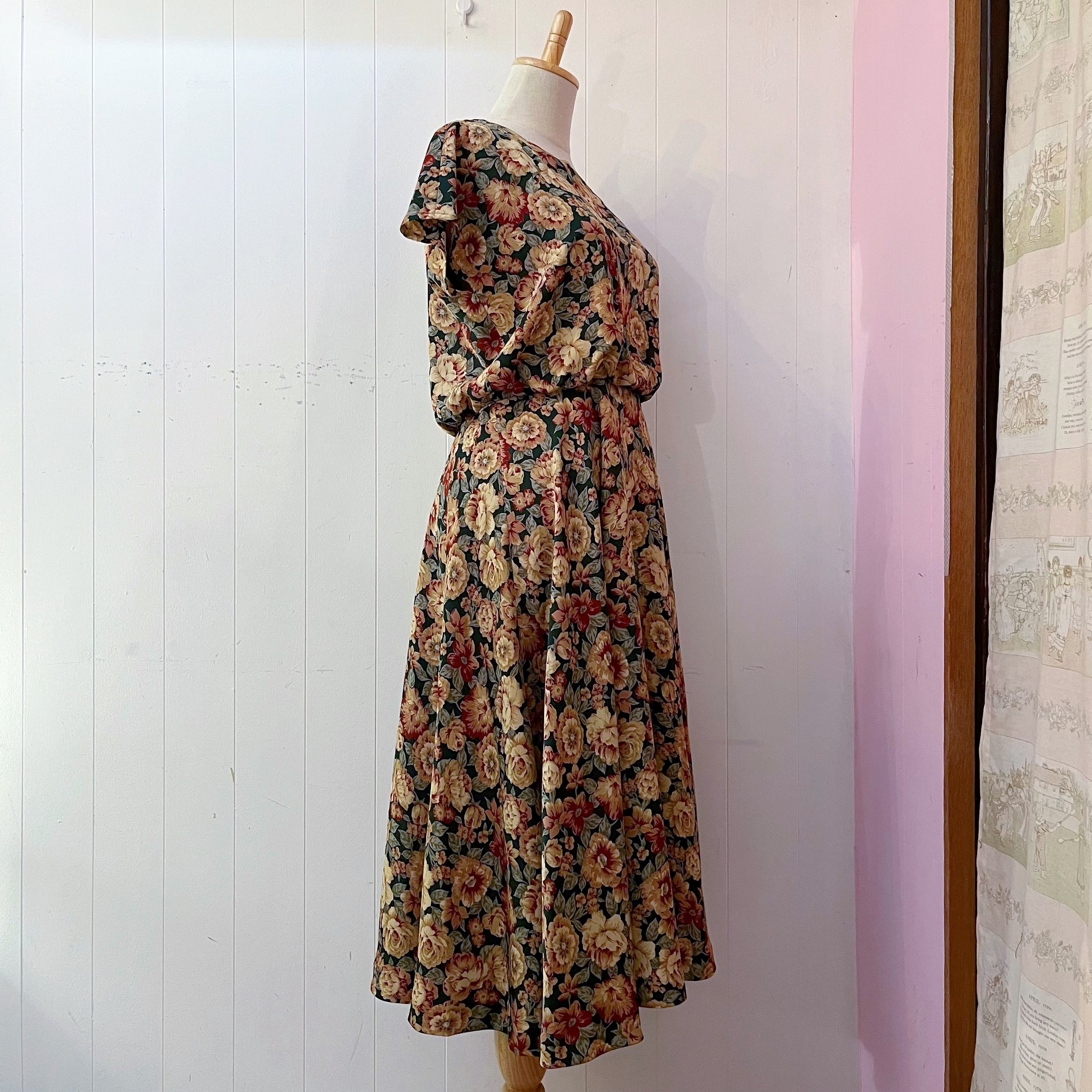dark flower back button one-piece