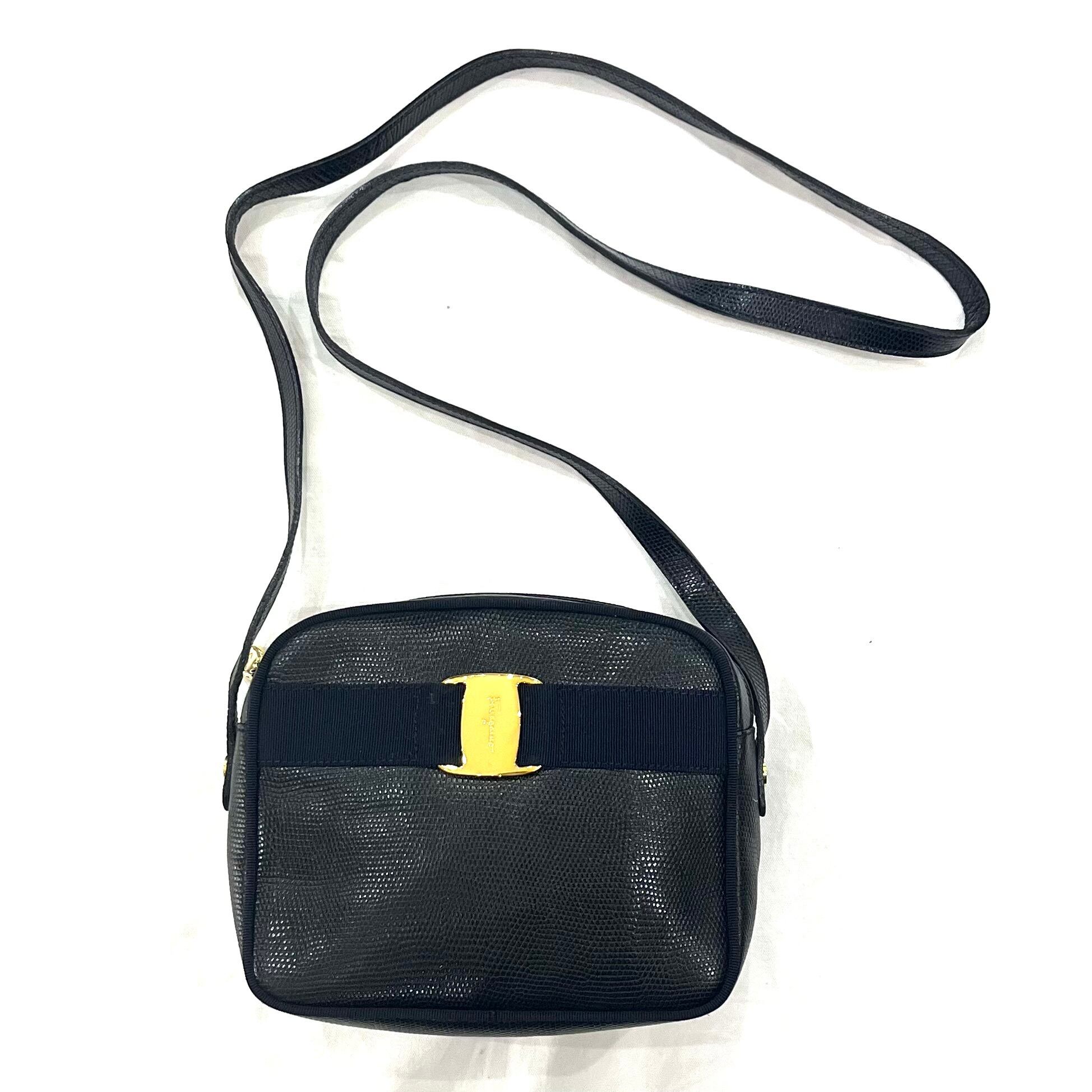 Salvatore Ferragamo】2280 VARA リザードレザーショルダーバッグ