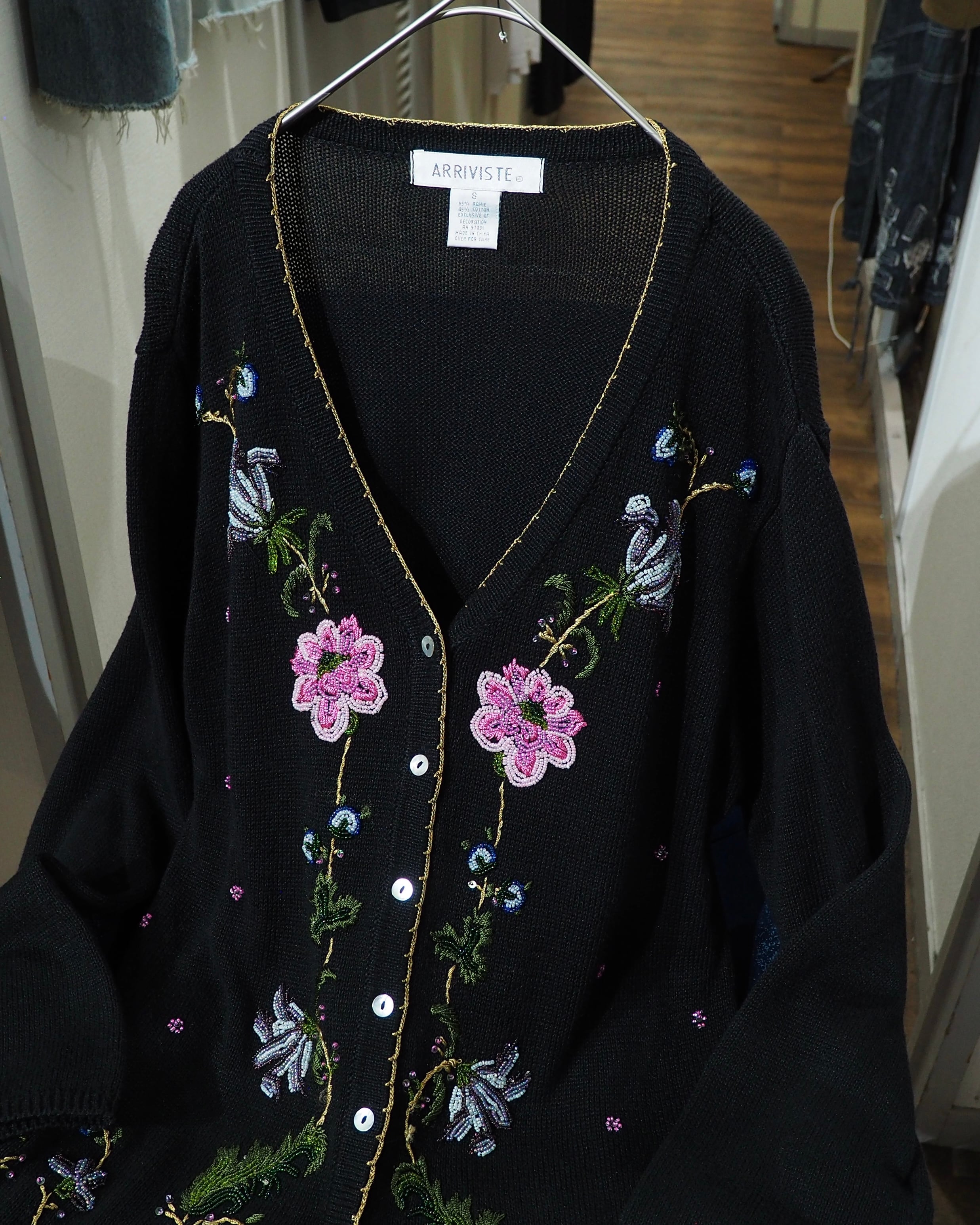 1990s Beautiful Flower Bijou Decoration Vintage Knit Cardigan