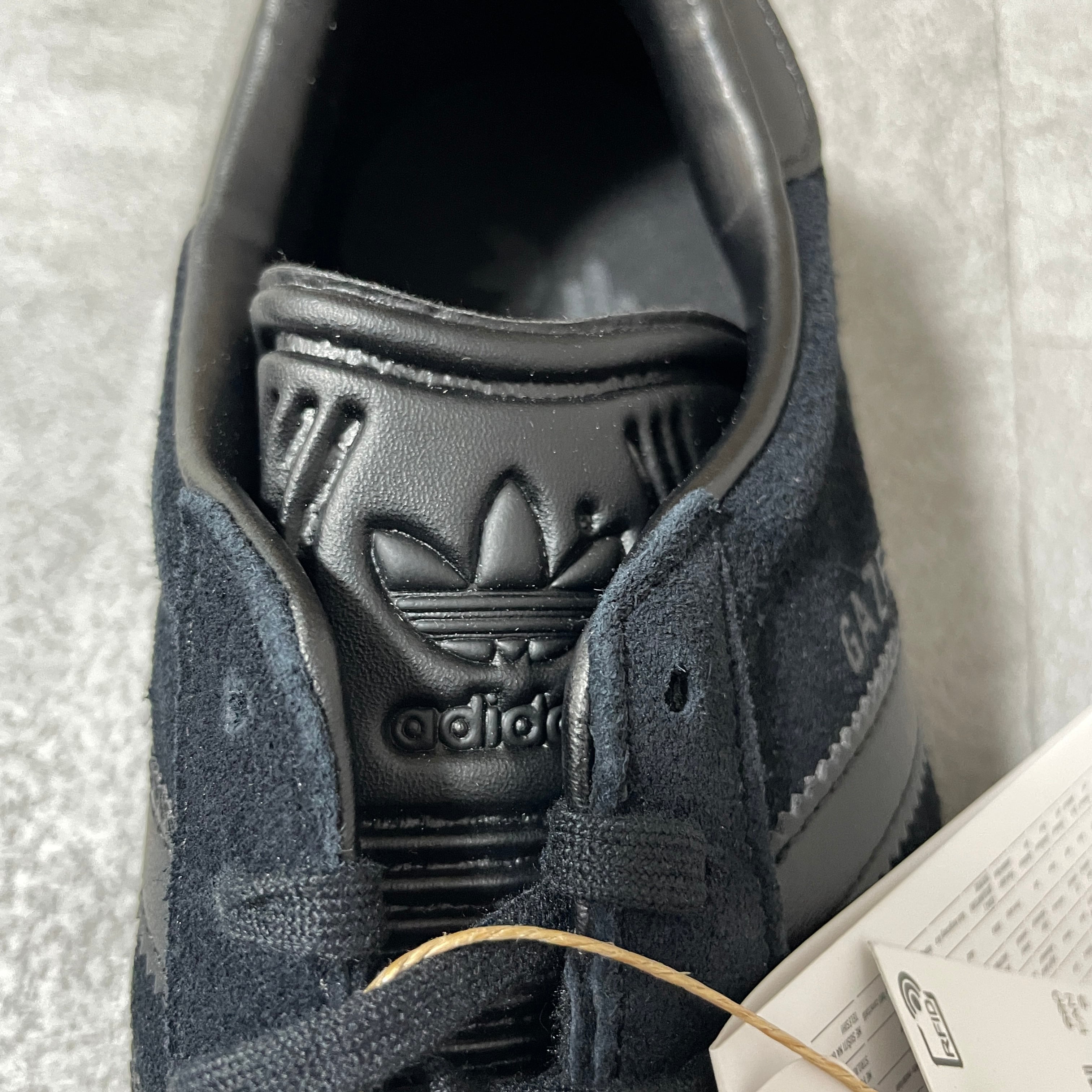 【adidas】GAZELLE triple black アディダス　ガゼル　ガッツレー　トリプルブラック