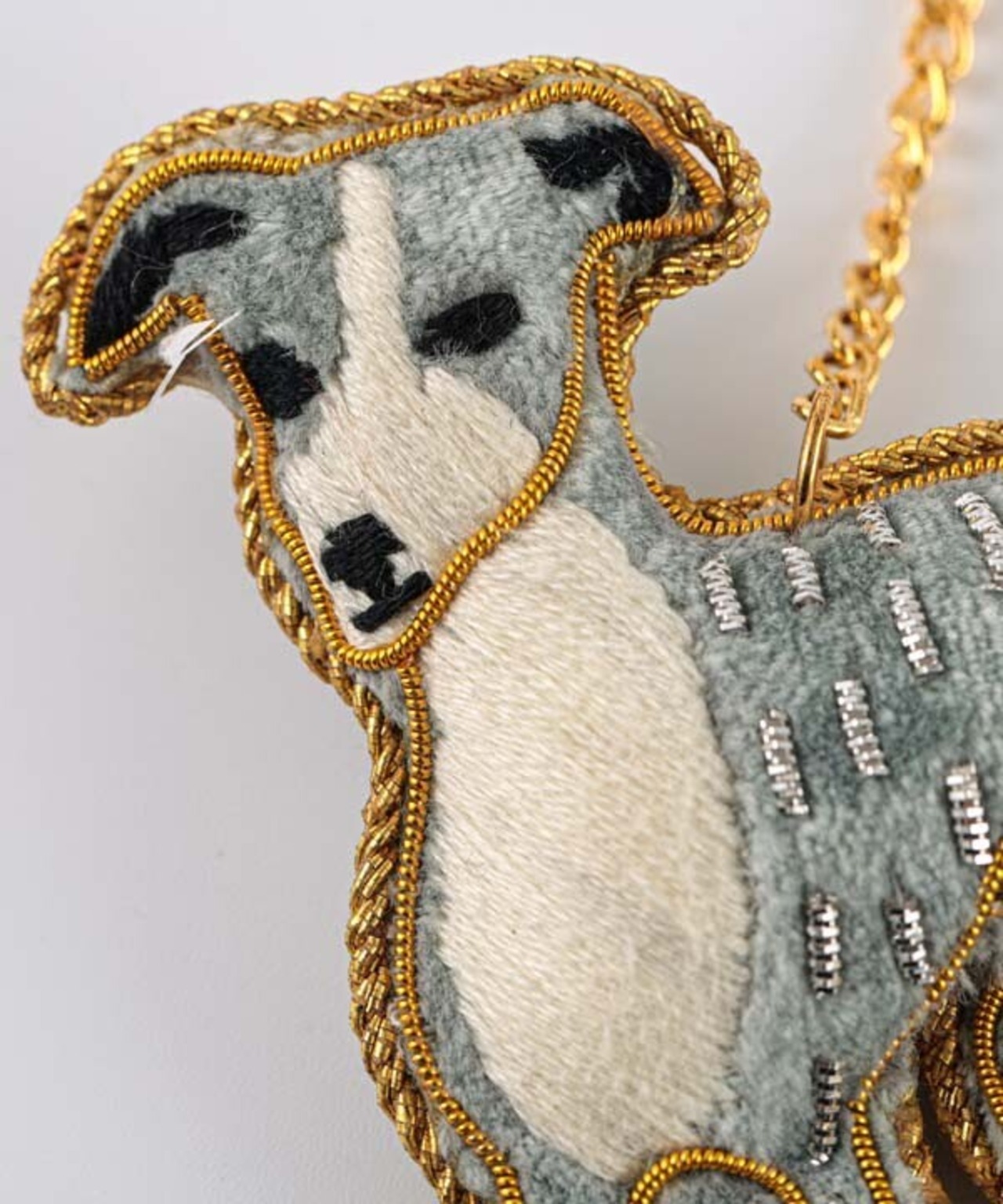 幸せをよぶ　ザリ刺繡チャーム　犬5種　ダックスフント／シュナウザー／イタリアングレーハウンド／ビーグル／ハスキー