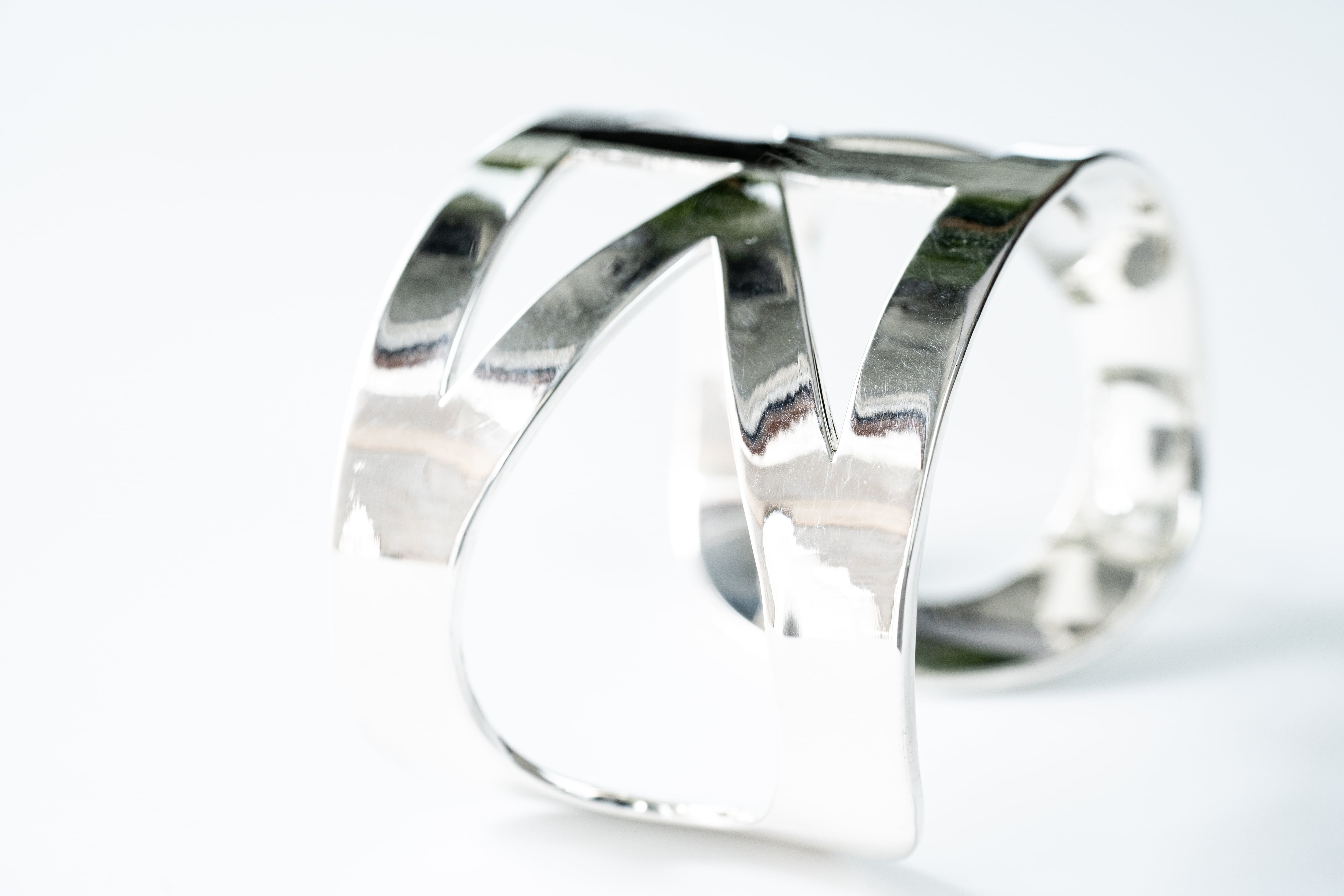 BN-057 See through Mobius bangle | WAKAN SILVER SMITH online store