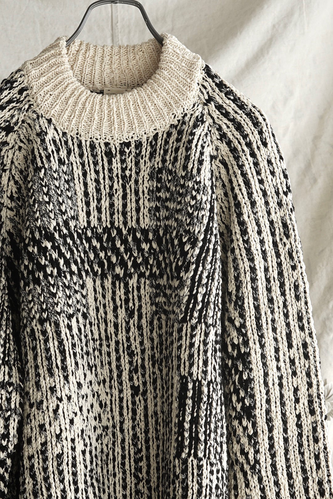 JAN JAN VAN ESSCHE - KNIT#59 | Brownie JAN JAN VAN ESSCHE - KNIT#59 | Brownie