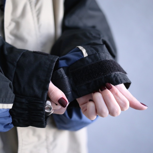 "Columbia" good coloring over size mountain jacket（with hood）