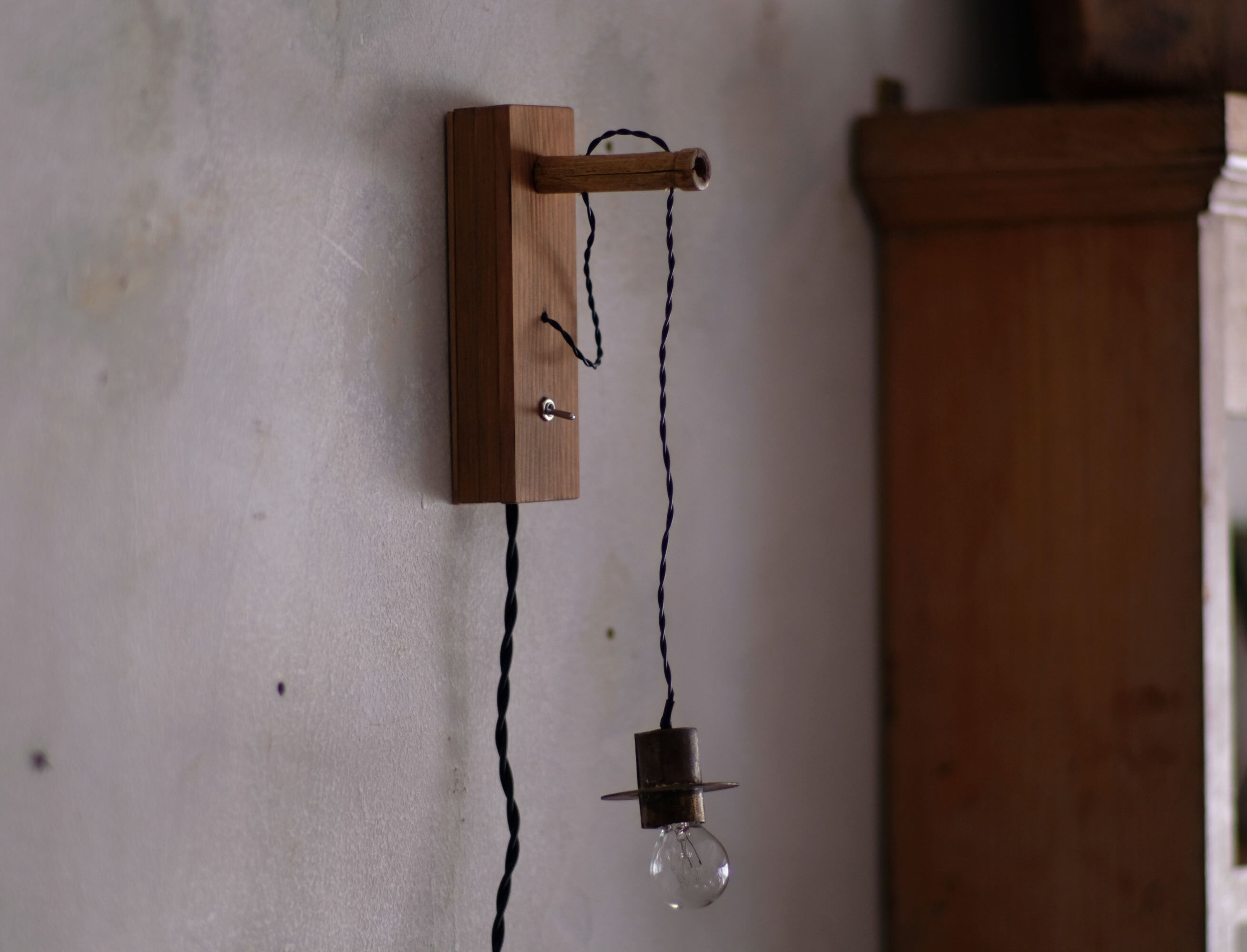 LAMP]壁掛け滑車ランプ | はいいろオオカミ＋花屋西別府商店