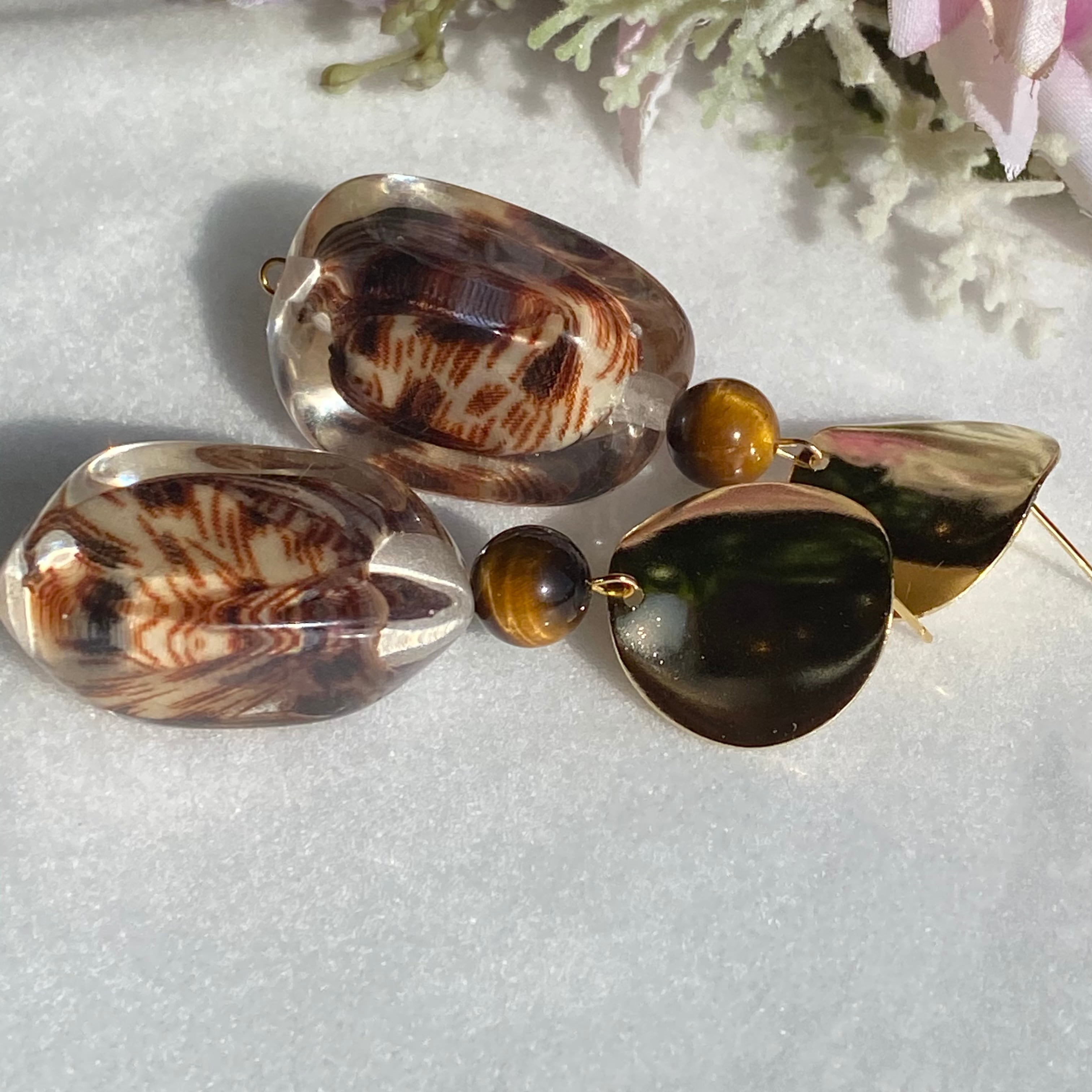 大ぶりデザインピアス 天然石 タイガーアイorオニキス レオパード柄 高