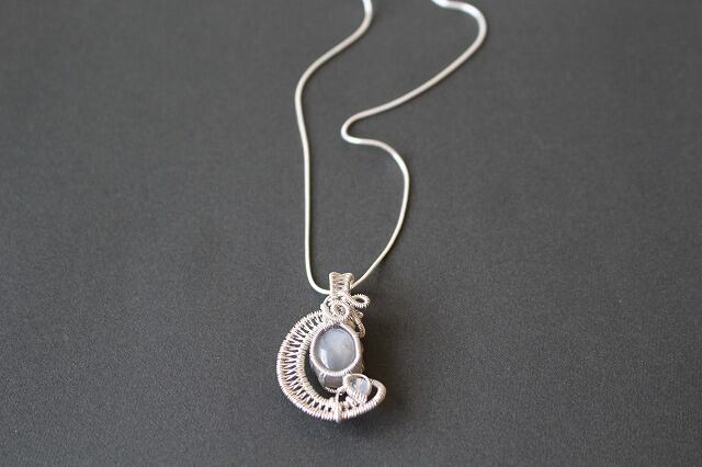 Moonstone silver925 wirewrapping pendant