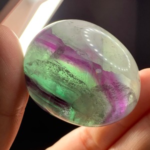 147.ほんわかとしたグラデーションフローライトたまご