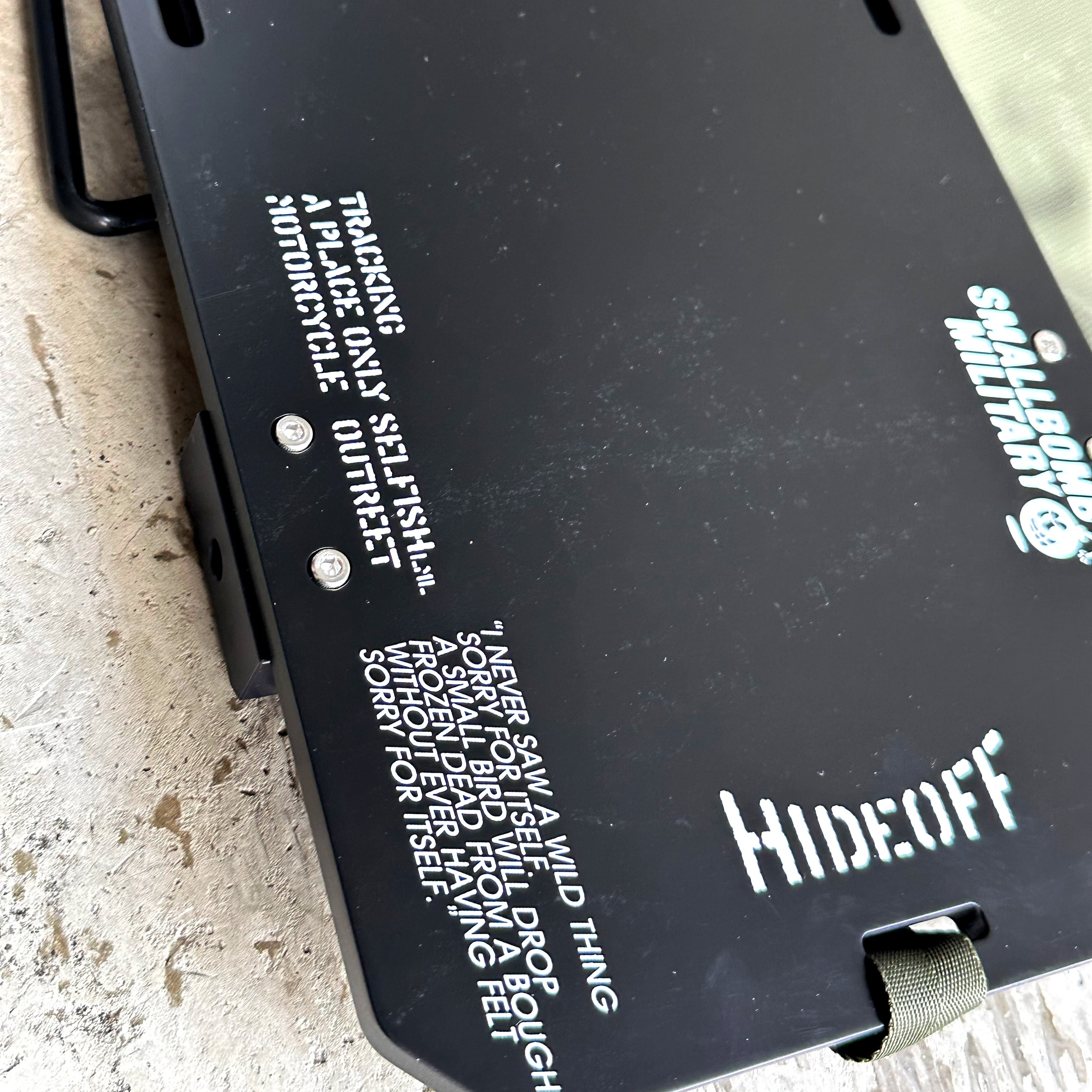 Hide Off ソロテーブル Military 1P TABLE HIGH BLACK | full of life