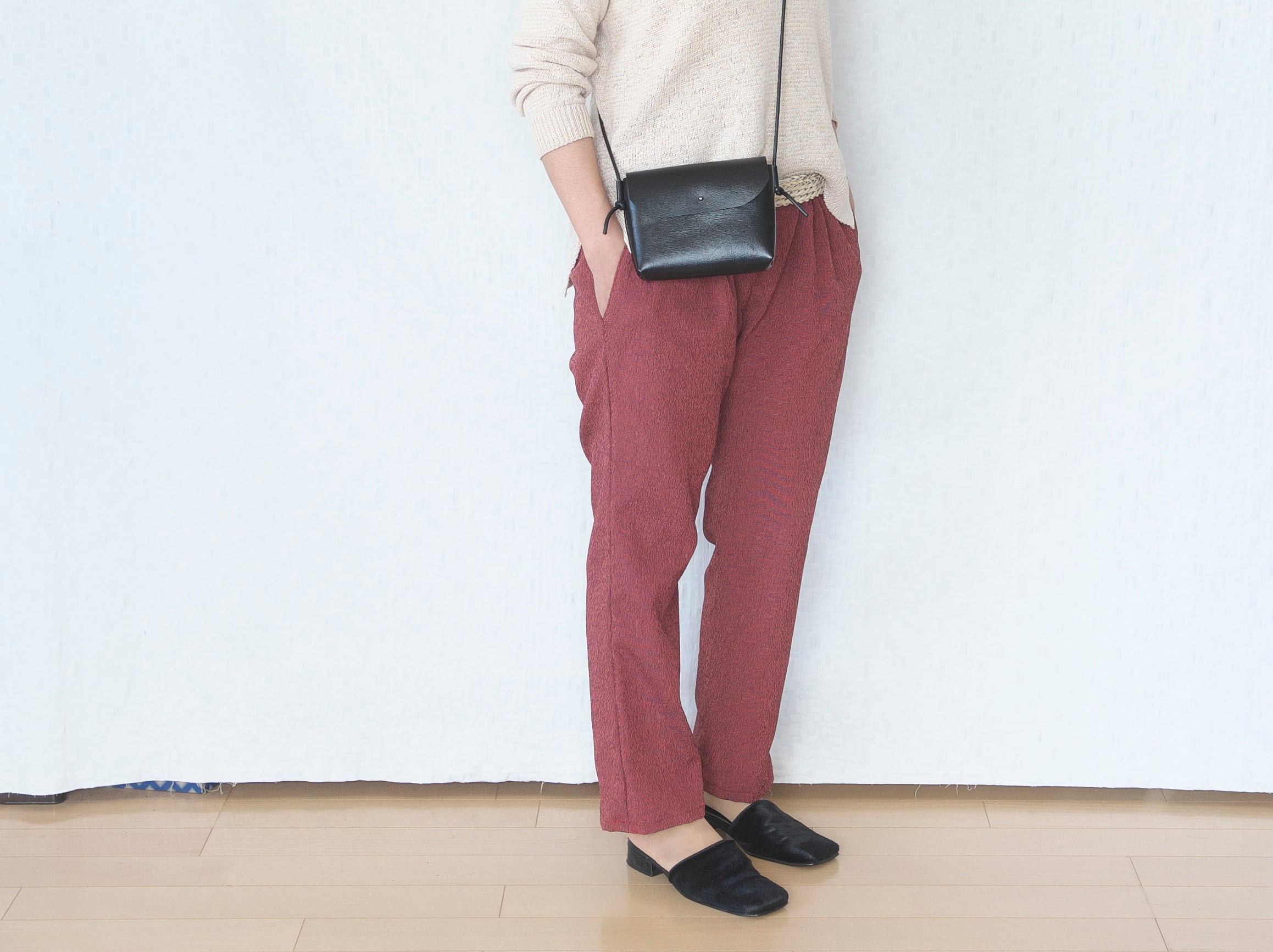0818 テーパードパンツ