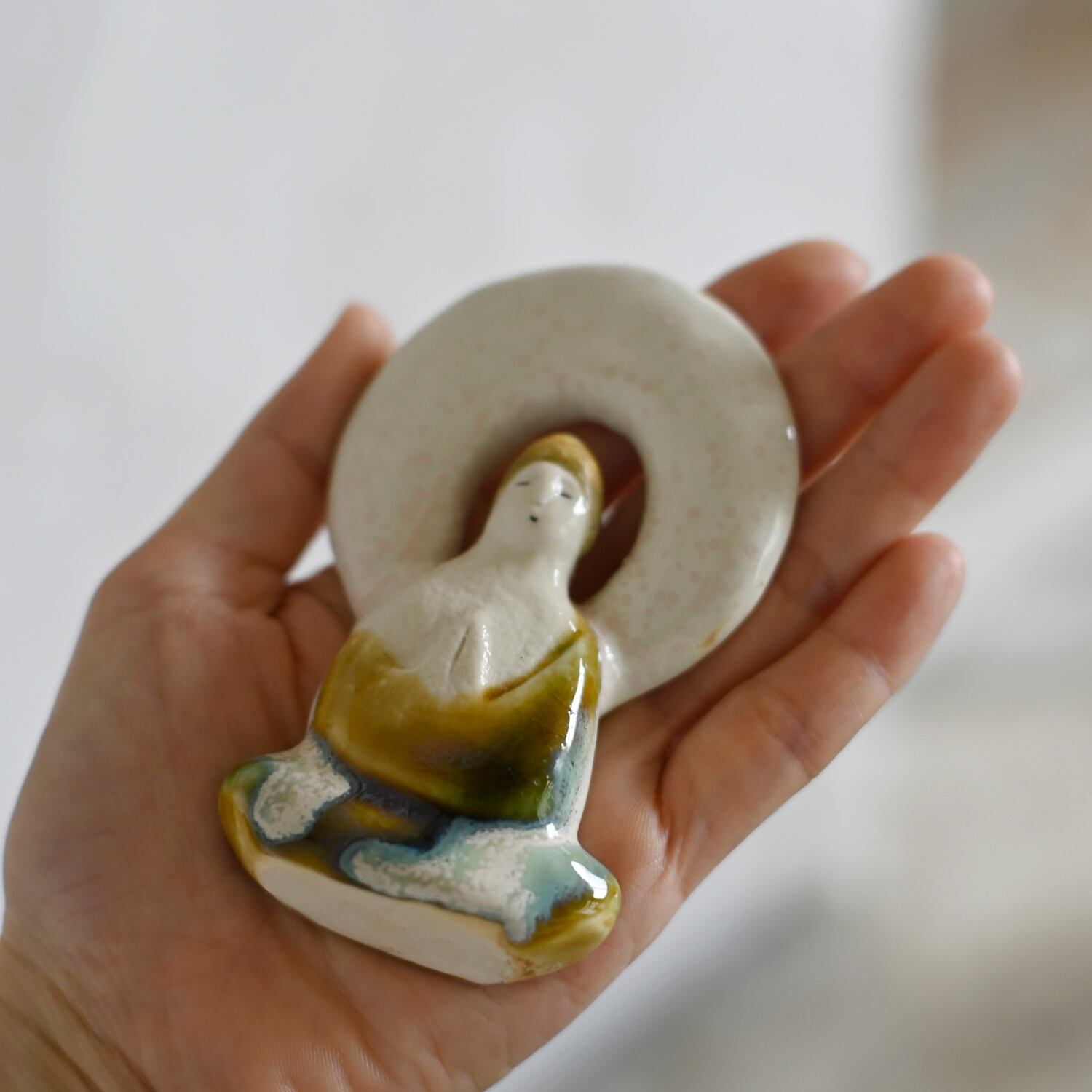 彫刻器 木製台座付き Nagisa工房／陶芸作品／ちいさな仏さま_01(木製台座付き) | Gallery