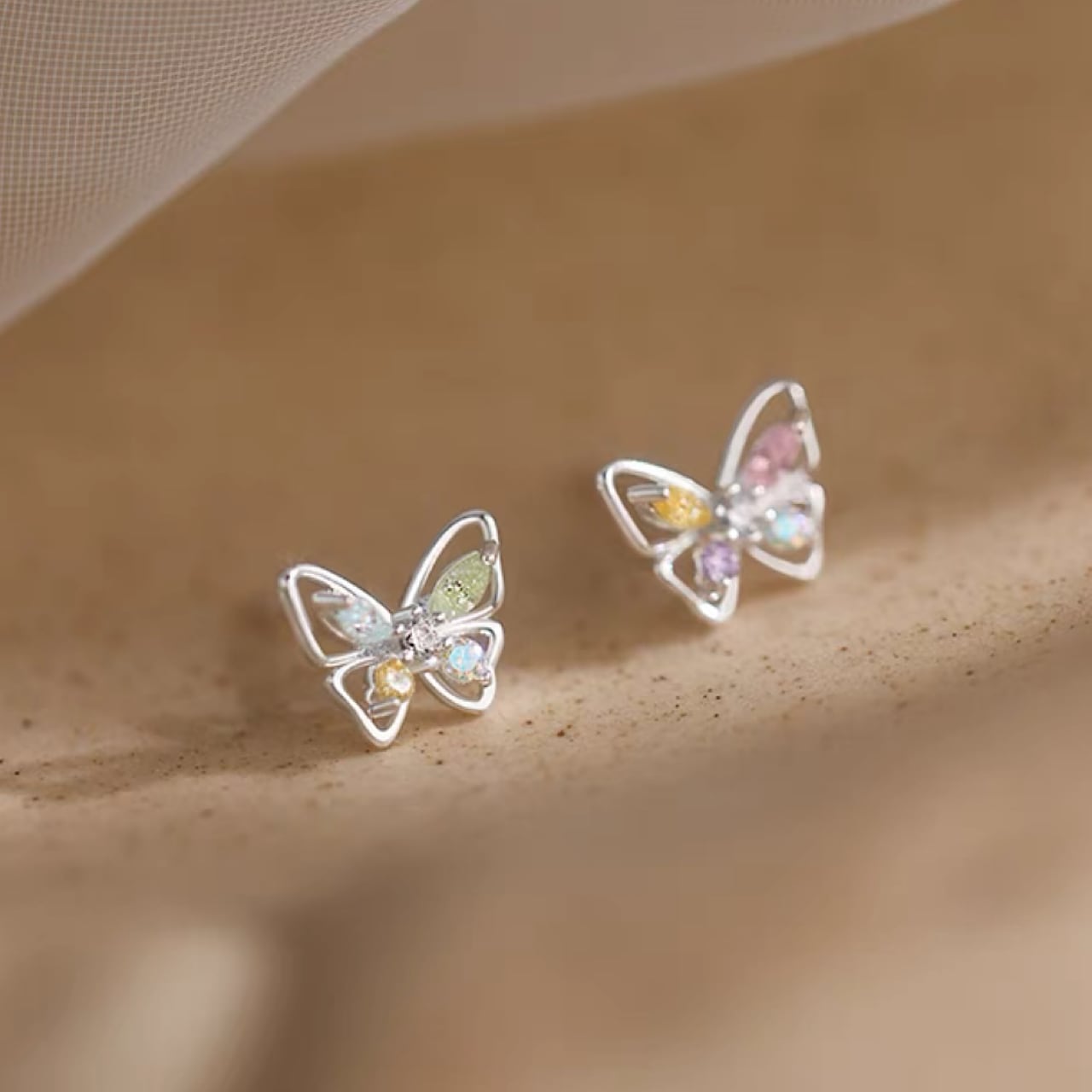 かわいい カラフル 蝶々 イヤリング | fancy