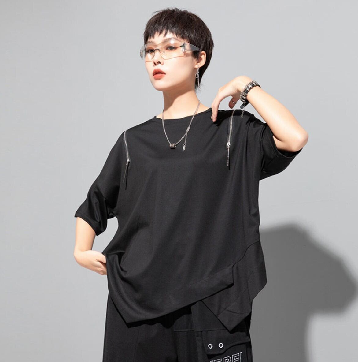 アシンメトリー半袖Tシャツ/カットソー ブラック ホワイト レディース 