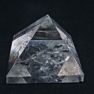 水晶 ピラミッド置物 一点物 145-1065