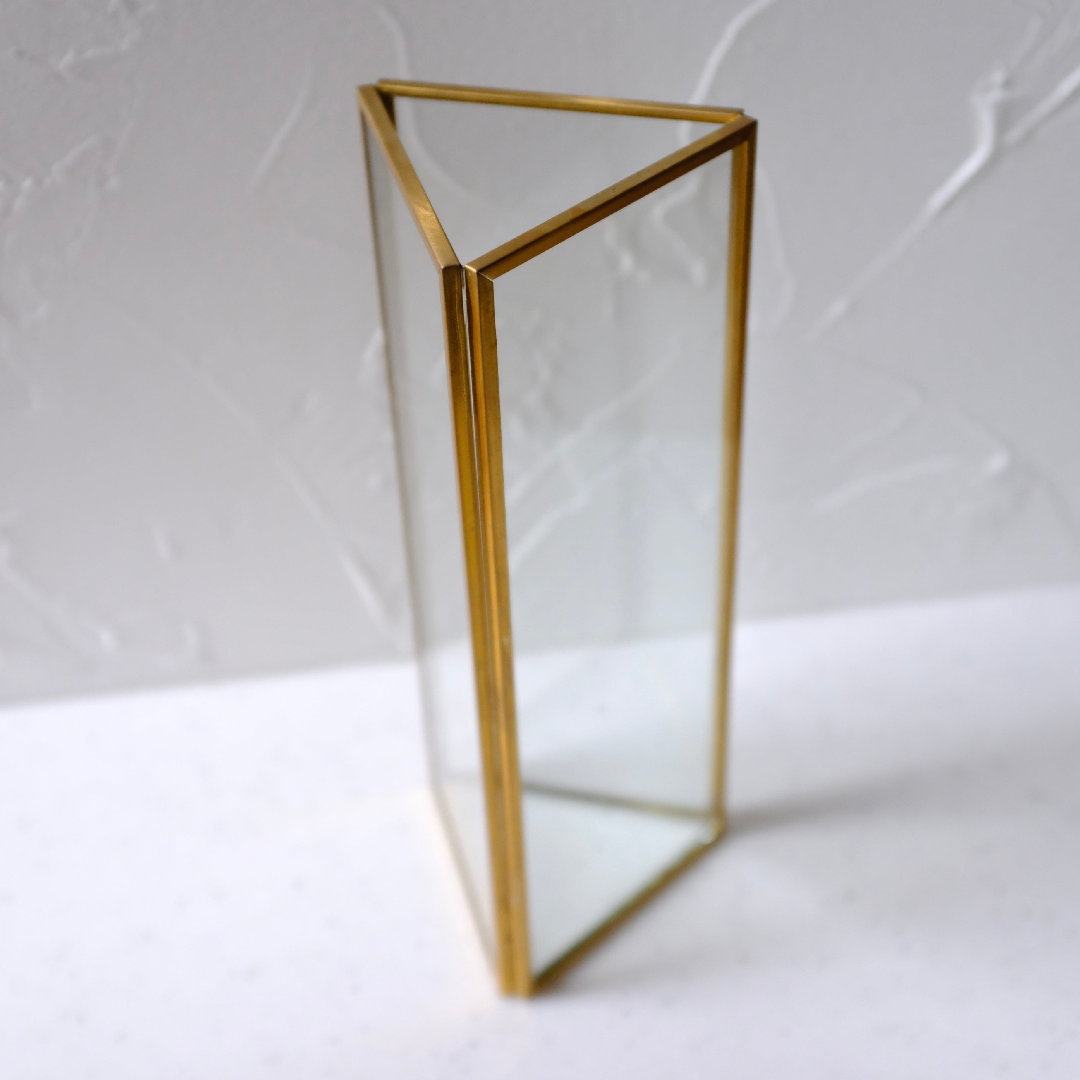 フレームフラワーベース ソリッド 三角柱 | KieKa