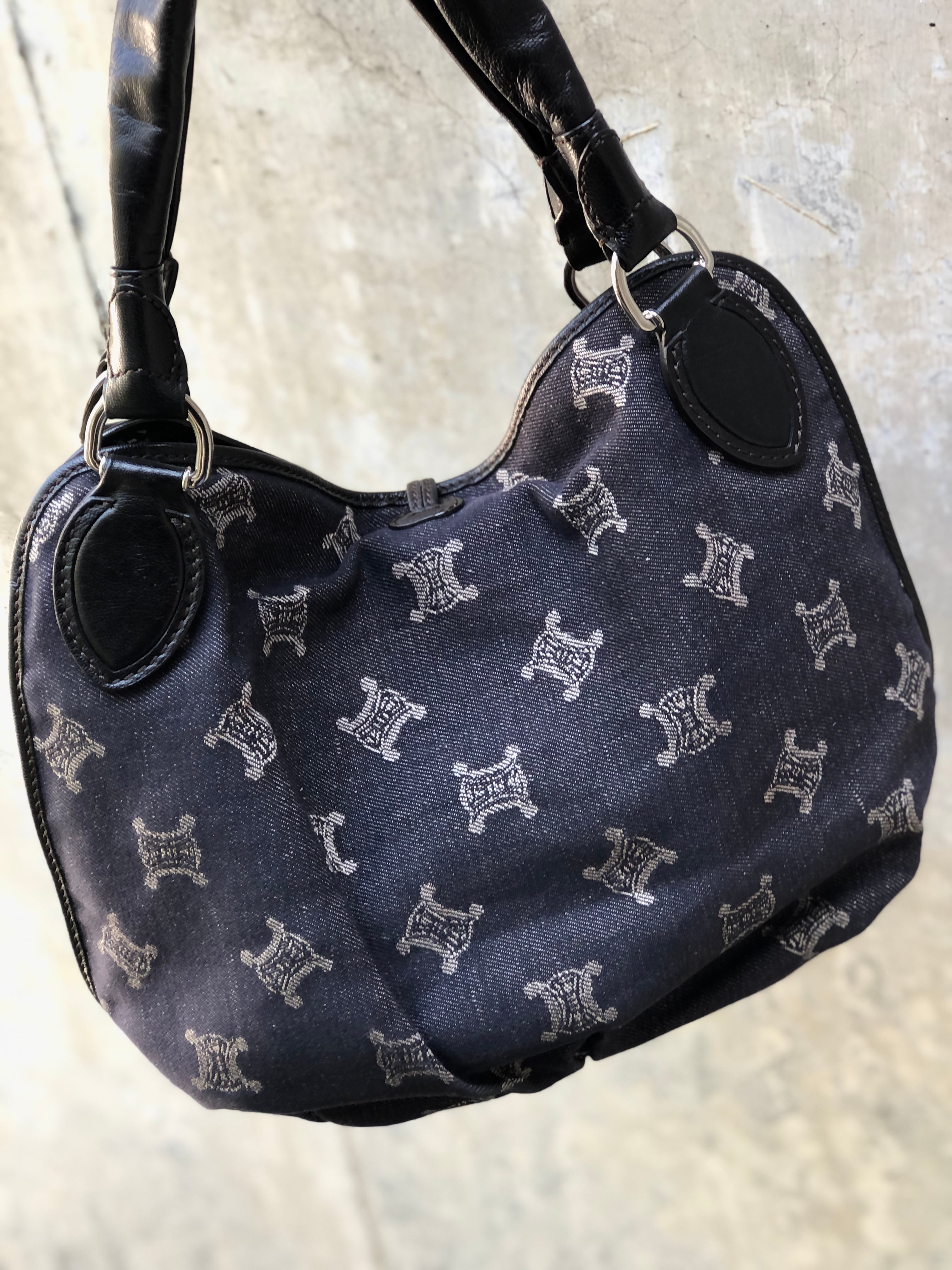 CELINE 二つ折り財布　デニム　インディゴ　レザー　トリオンフ　キャンバス CELINE 二つ折り財布 デニム インディゴ レザー トリオンフ キャンバス
