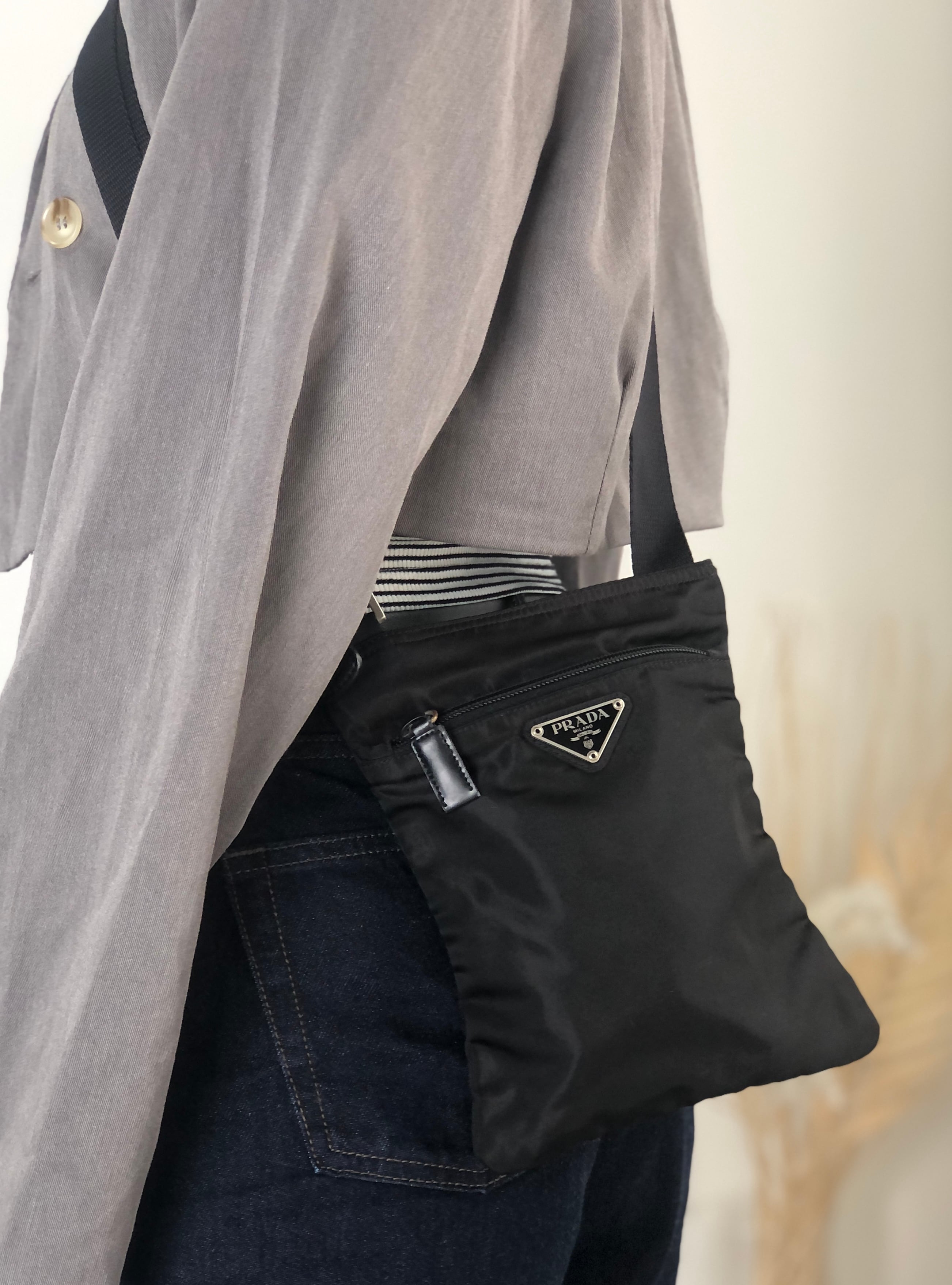 PRADA プラダ ショルダーバッグ ブラック トライアングルロゴ ナイロン ミニバッグ vintage ヴィンテージ オールド upcrup