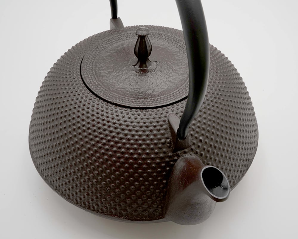 新品　石垣産業　丸平形 アラレ鉄瓶　調理器具 新品 石垣産業 丸平形 アラレ鉄瓶 調理器具 新品 石垣産業 丸平形