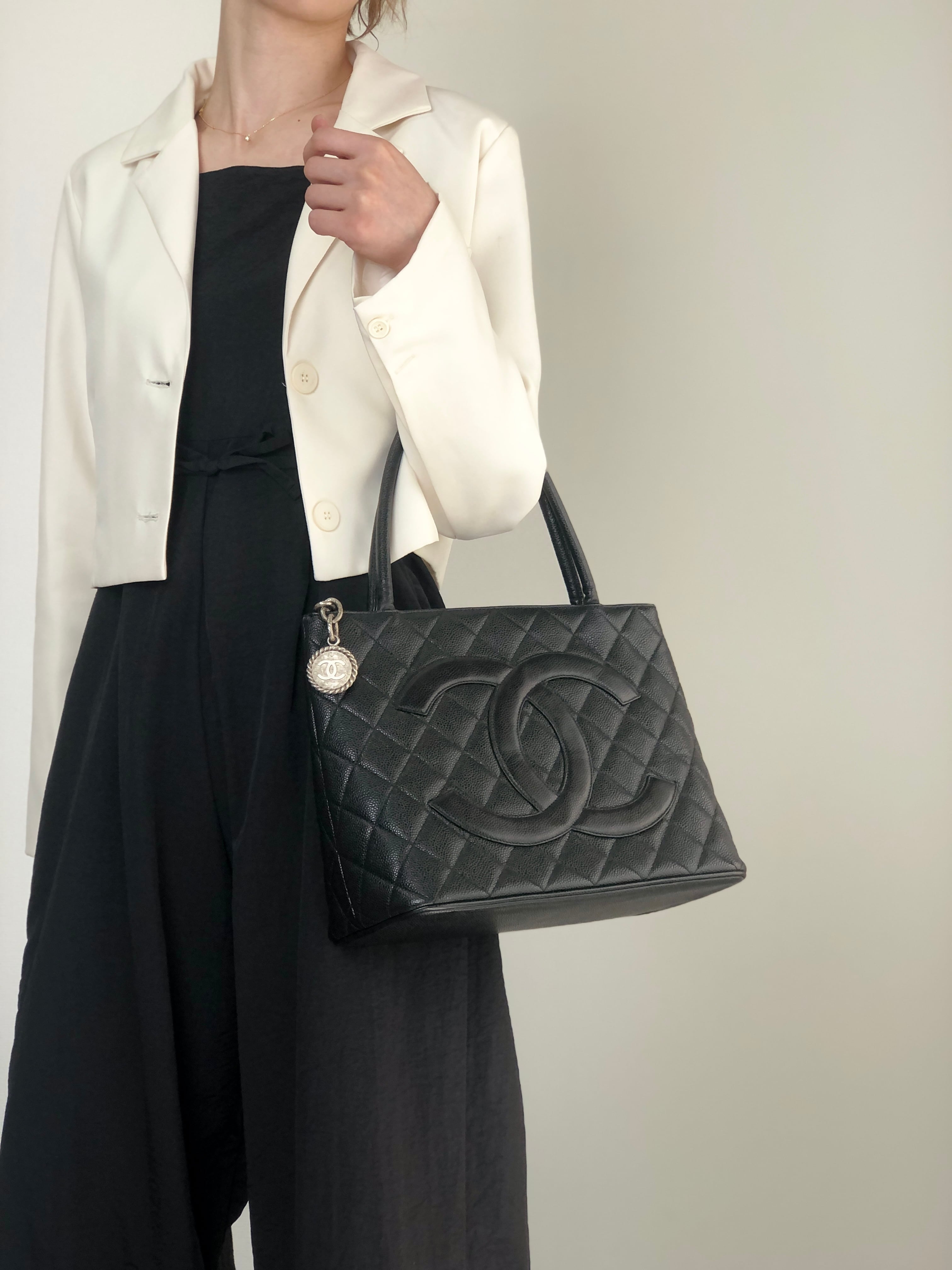 CHANEL シャネル ハンドバッグ ブラック ココマーク キャビアスキン