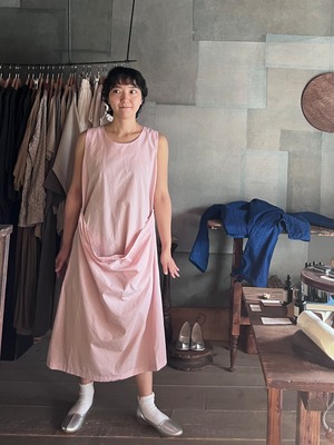 COSMIC WONDER ｜Minimal dress with misaligned skirt (Pink quartz）