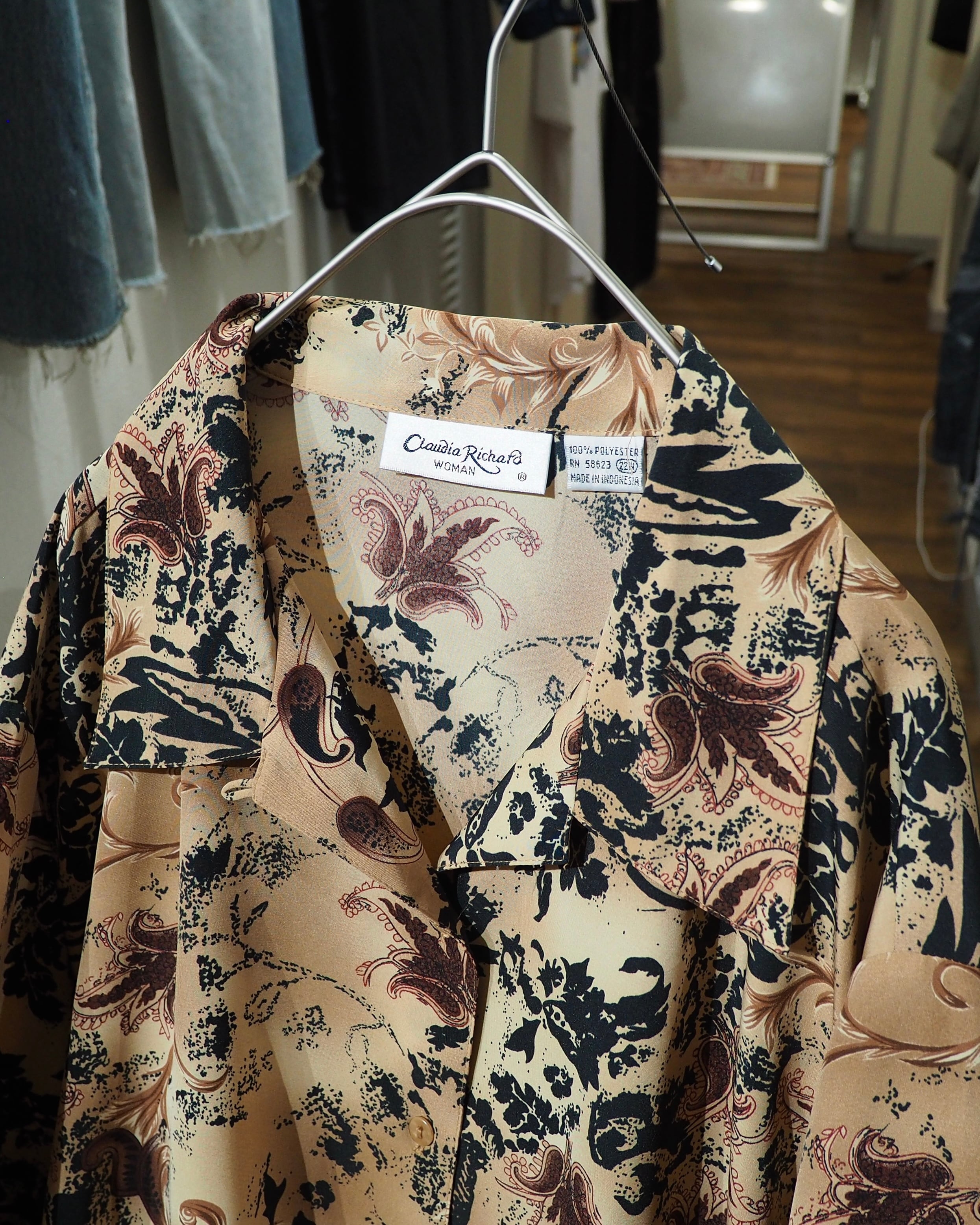 Beautiful Classic Flower All Over Pattern Drape Open Collar Shirt