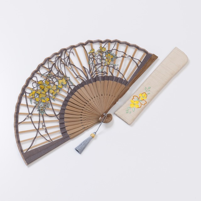 額透かし彫扇 紗月 菜の花 グレー