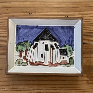 不思議な建物の壁飾り