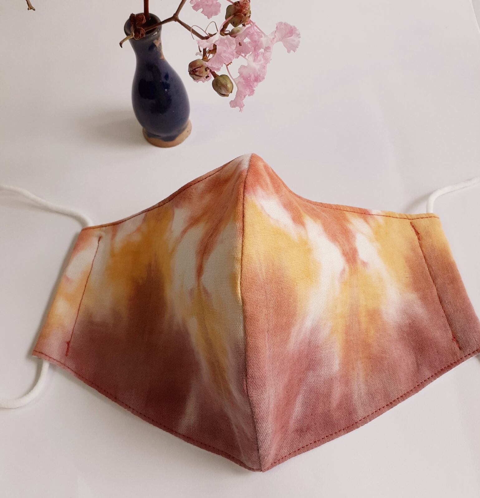 ベンガラ染めの布(暖色系)で立体マスク②