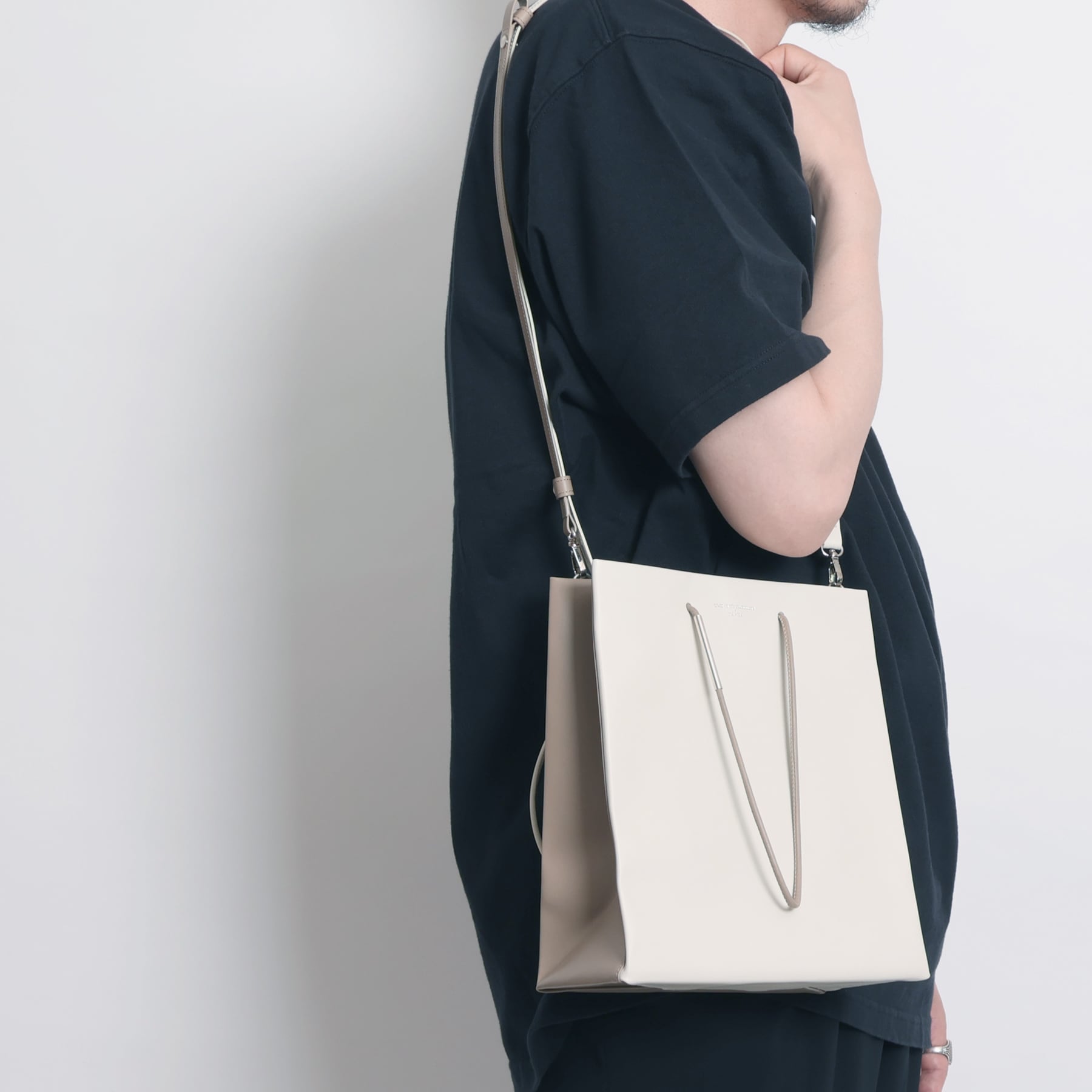 UNKNOWN PRODUCTS × YArKA】Leather Paper Bicolor Bag [CHORITSU3