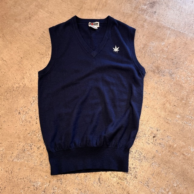 BOAST V-NECK ACRYLIC VEST