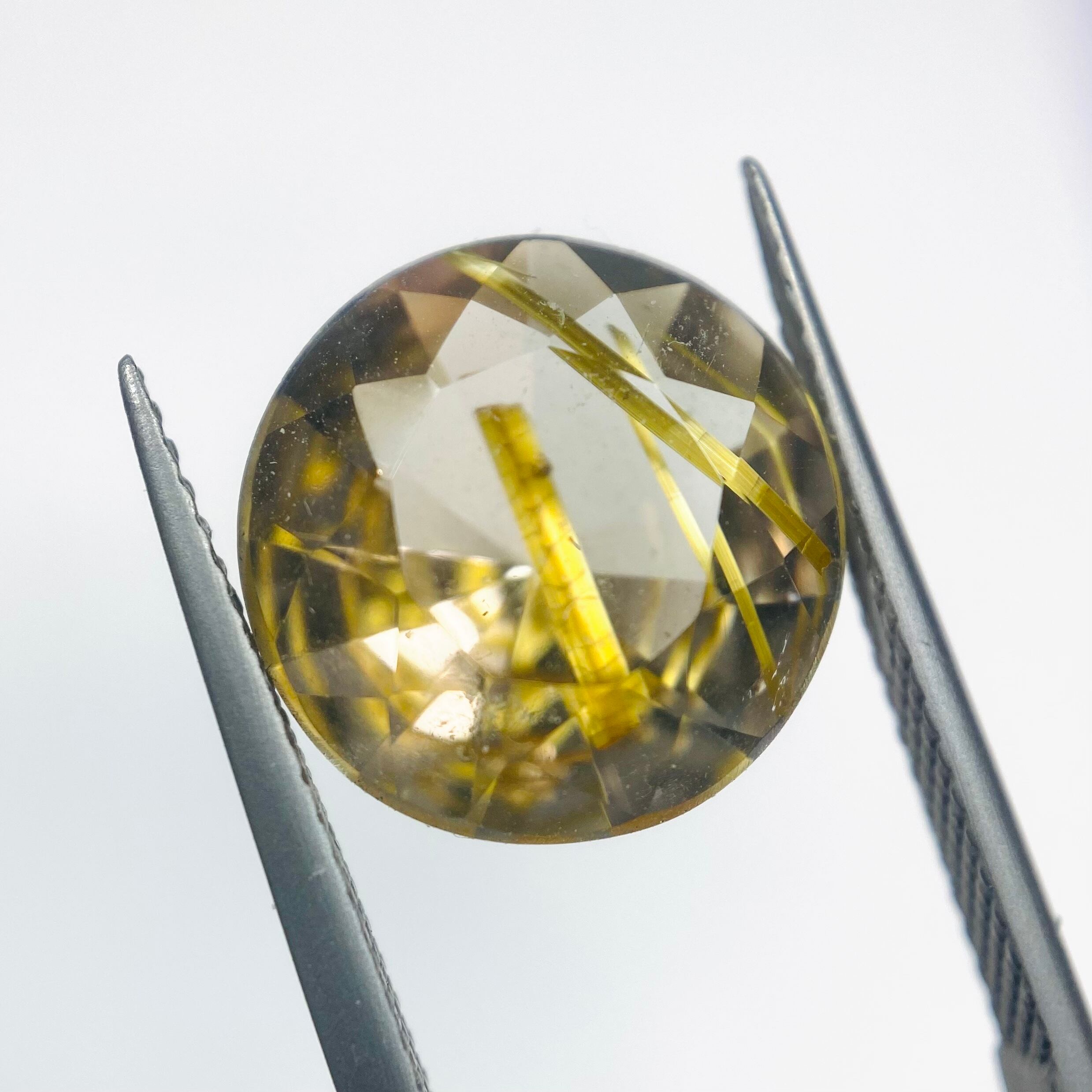 大胆で個性的なルチルクオーツ