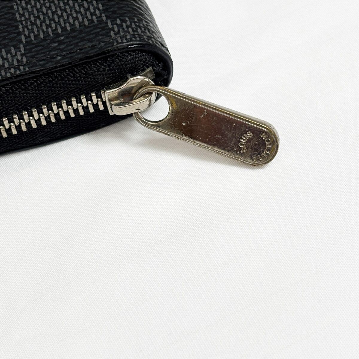 LOUIS VUITTON ルイ・ヴィトン ダミエ・グラフィット ジッピー コイン