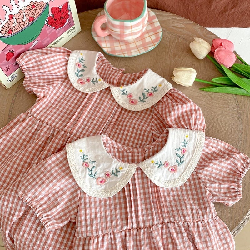 ベビーキッズ女の子花刺繡襟付きピンクギンガムチェック ベビーキッズ女の子花刺繡襟付きピンクギンガムチェック