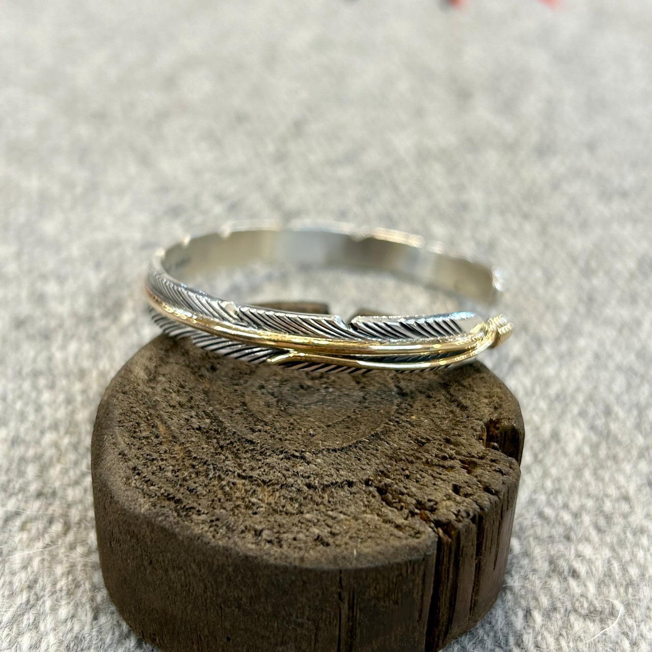 ハーヴィーメイス（Harvey Mace）フェザーバングル12Kgfコンビ7ミリ幅 - 2