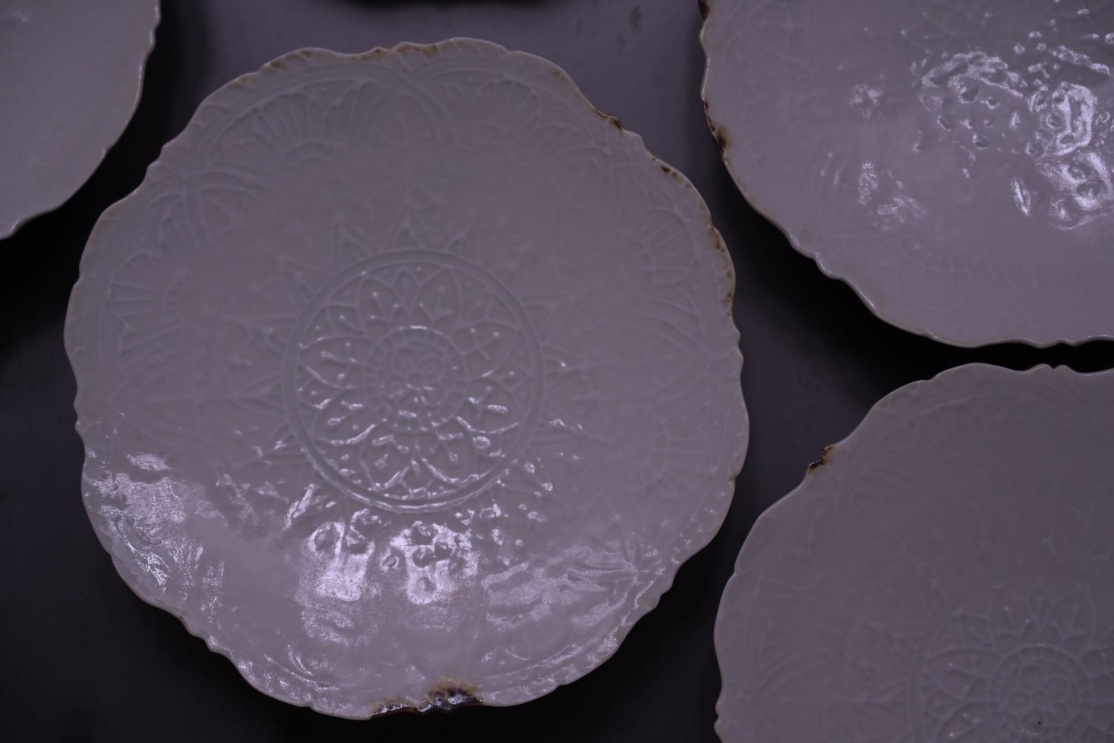 前田麻美 灰青釉稜花六寸台皿