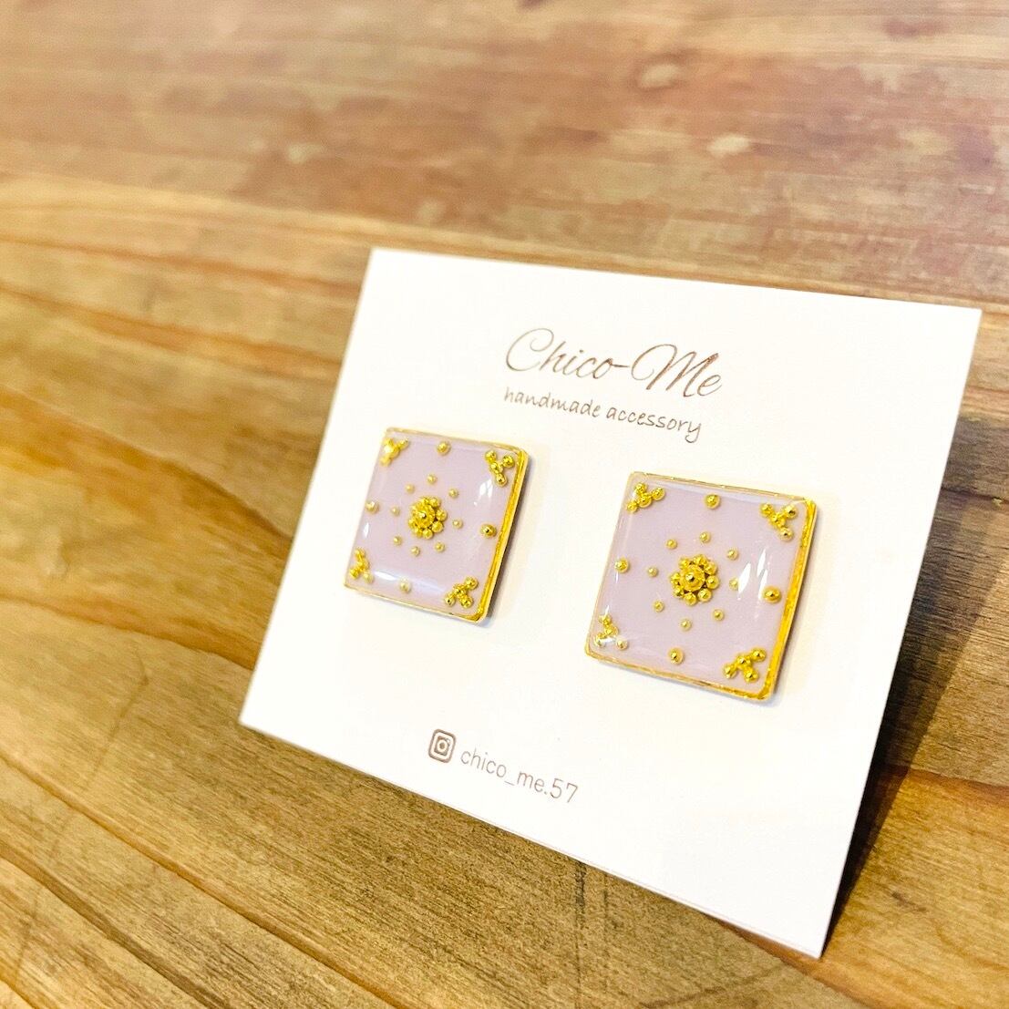 ピアス / イヤリング】ドットアート - square - (ゴールド×パープル ピアス / イヤリング】ドットアート - square - (ゴールド×パープル