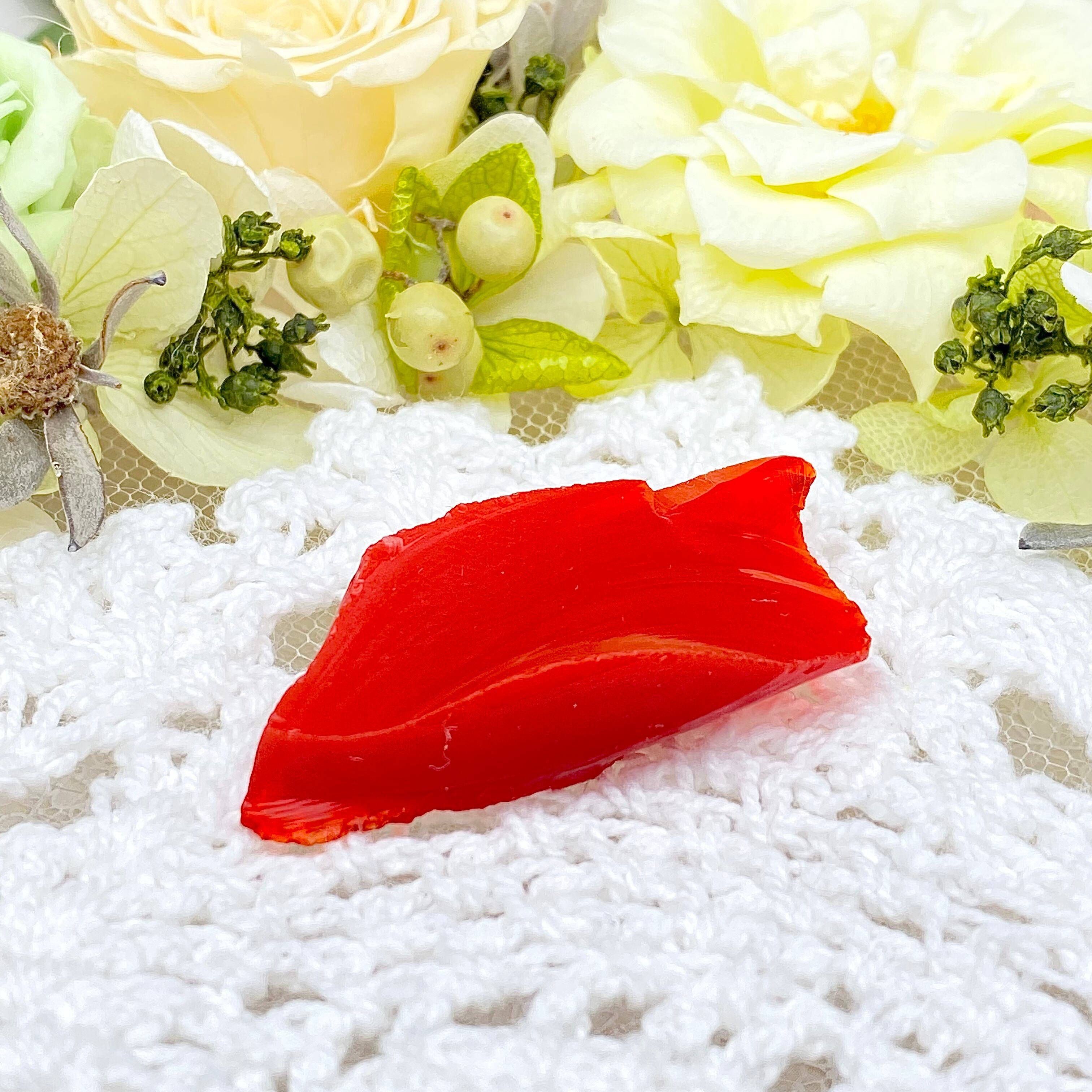 インドネシア産アンダラクリスタル原石 クラウディレッド D