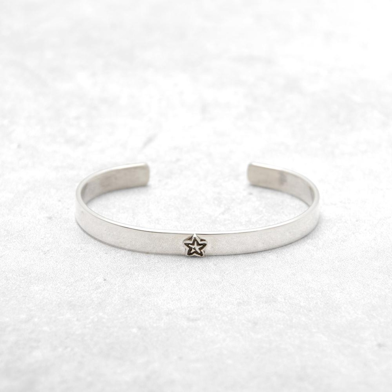 【INDIAN JEWELRY インディアンジュエリー】Navajo Bangle HENRY MARIANO ナバホ バングル ヘンリー・マリアーノ作